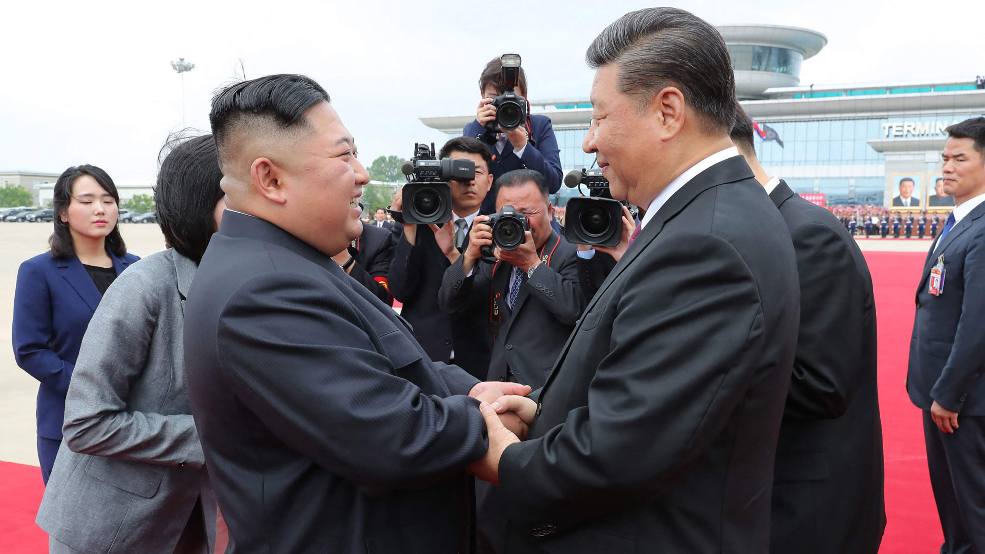 Bezoek van Chinese leider Xi aan schurkenstaat Noord-Korea i