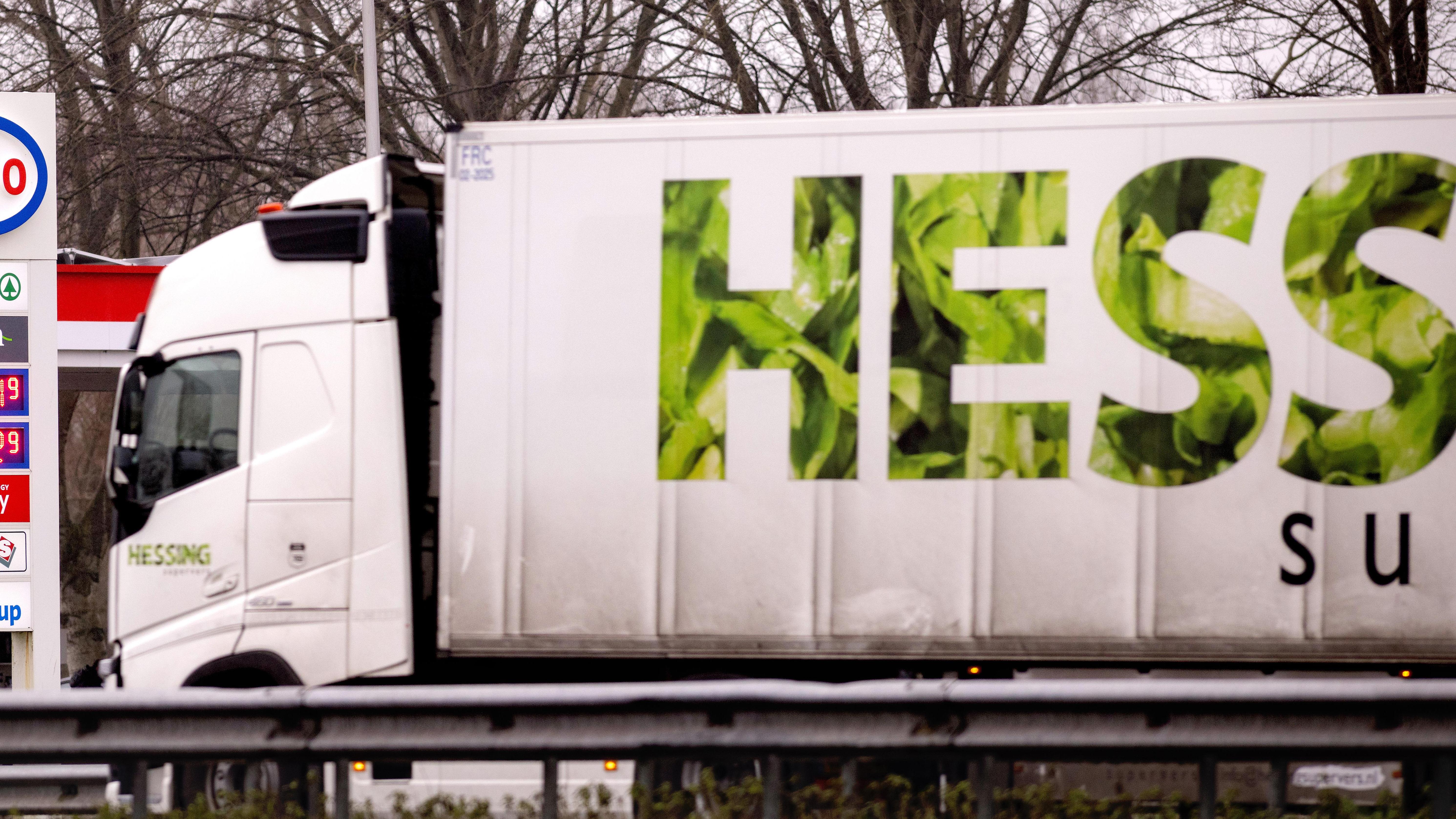 Dieven met vrachtwagen stelen 35.000 kratten, bedrijf looft 5.000 euro beloning uit voor de gouden t