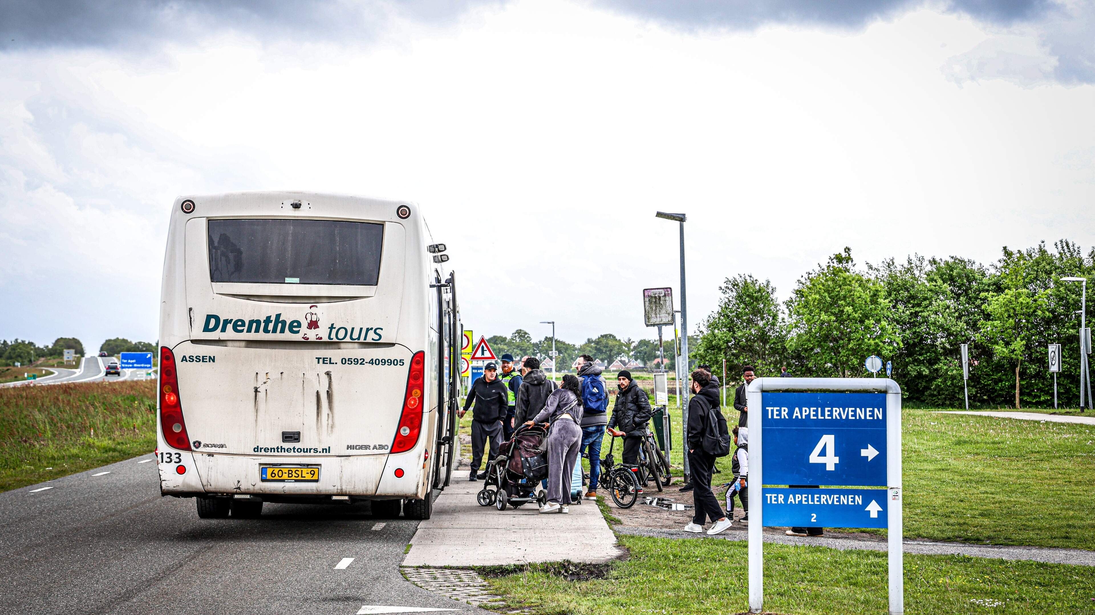 Amsterdam vangt 230 extra vluchtelingen op om asielcrisis Ter Apel