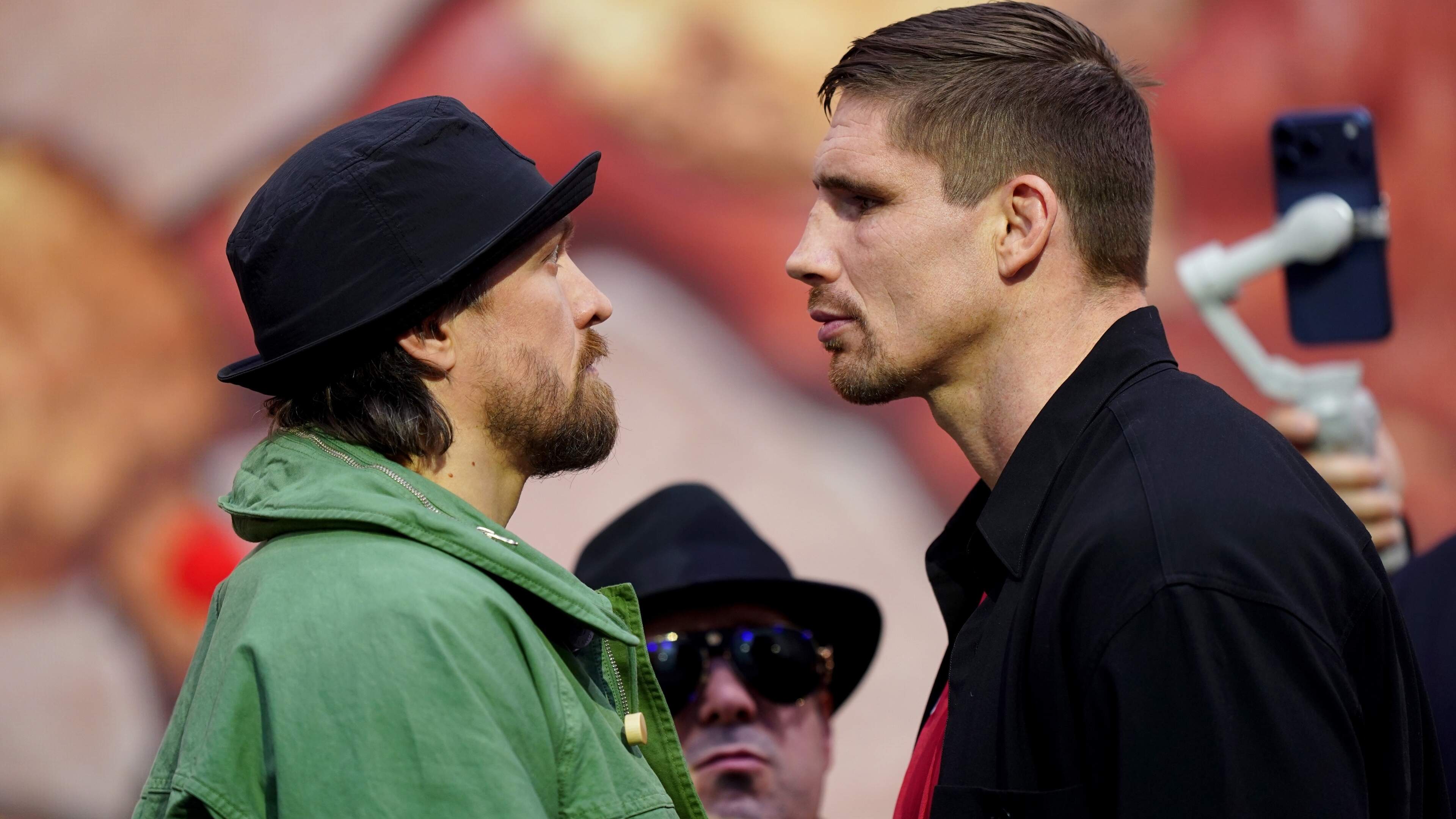 Oleksandr Usyk verdedigt keuze voor gevecht met Rico Verhoeven: ’Voor één keer doen wat ik wil’