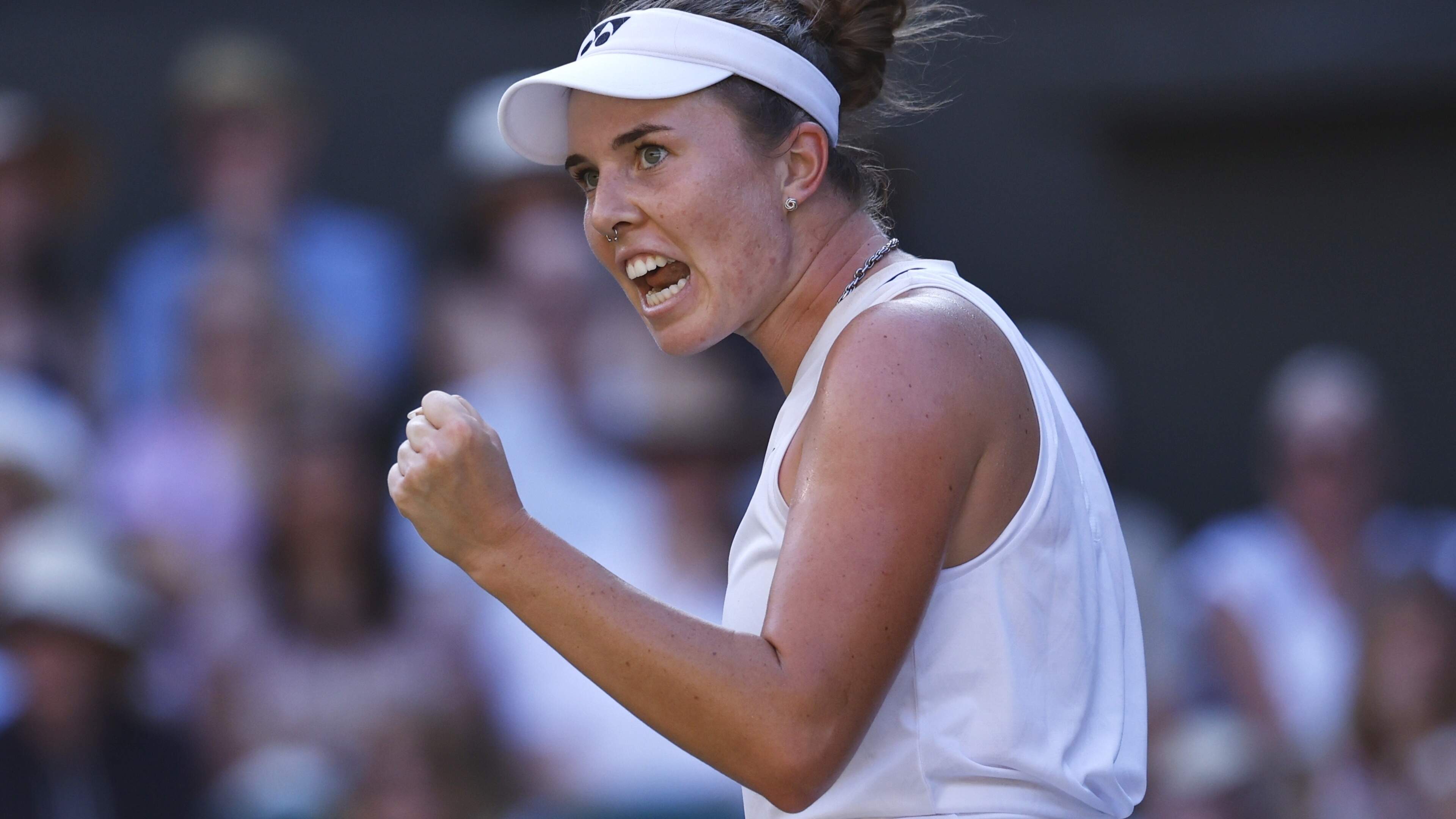 Linda Noskova slaat uur na eerste matchpoints alsnog toe en pakt eerste Wimbledon-titel uit haar loopbaan