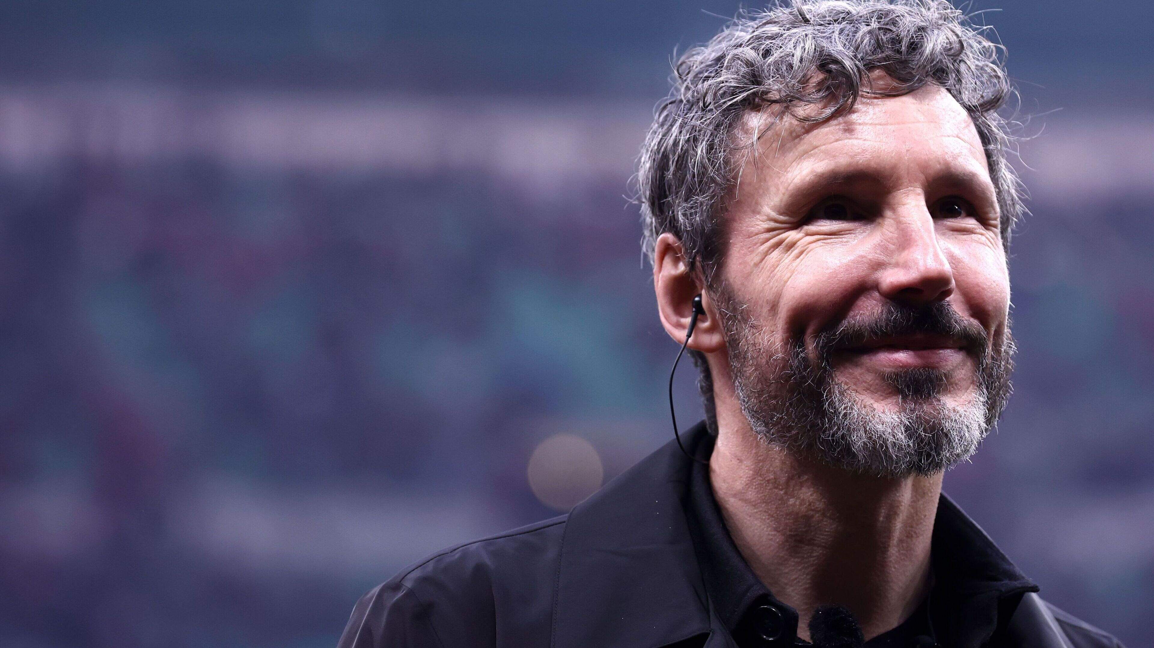 Mark van Bommel enorm onder indruk van spektakelstuk in Champions League: ’Daarin zie je het handschrift van de trainers’