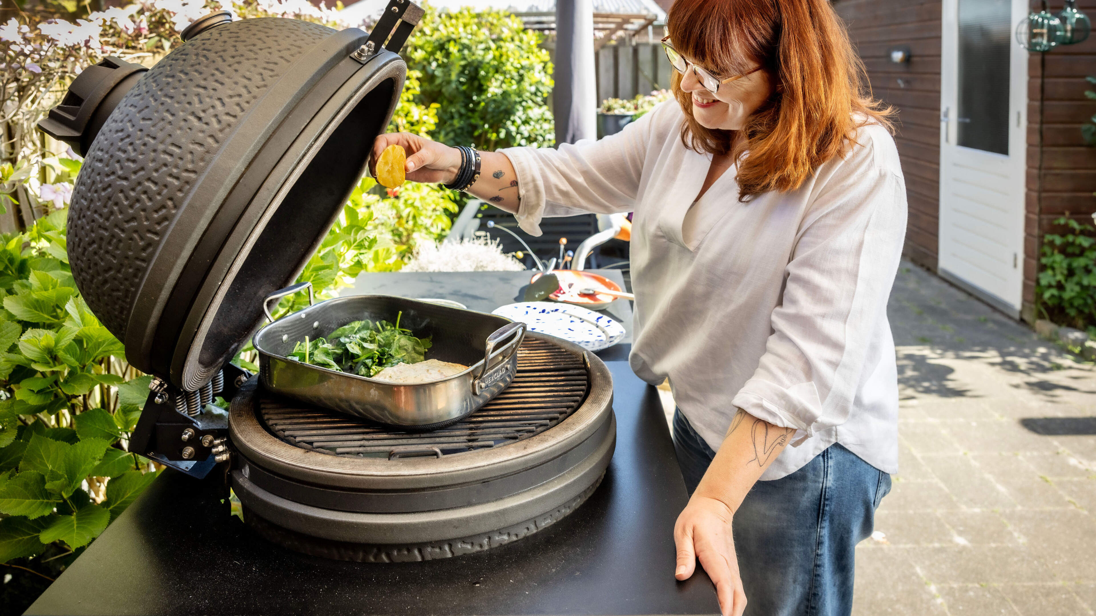 Weg met voorverpakte bakjes en aangebrand vlees: barbecue-experts geven hun ultieme tips