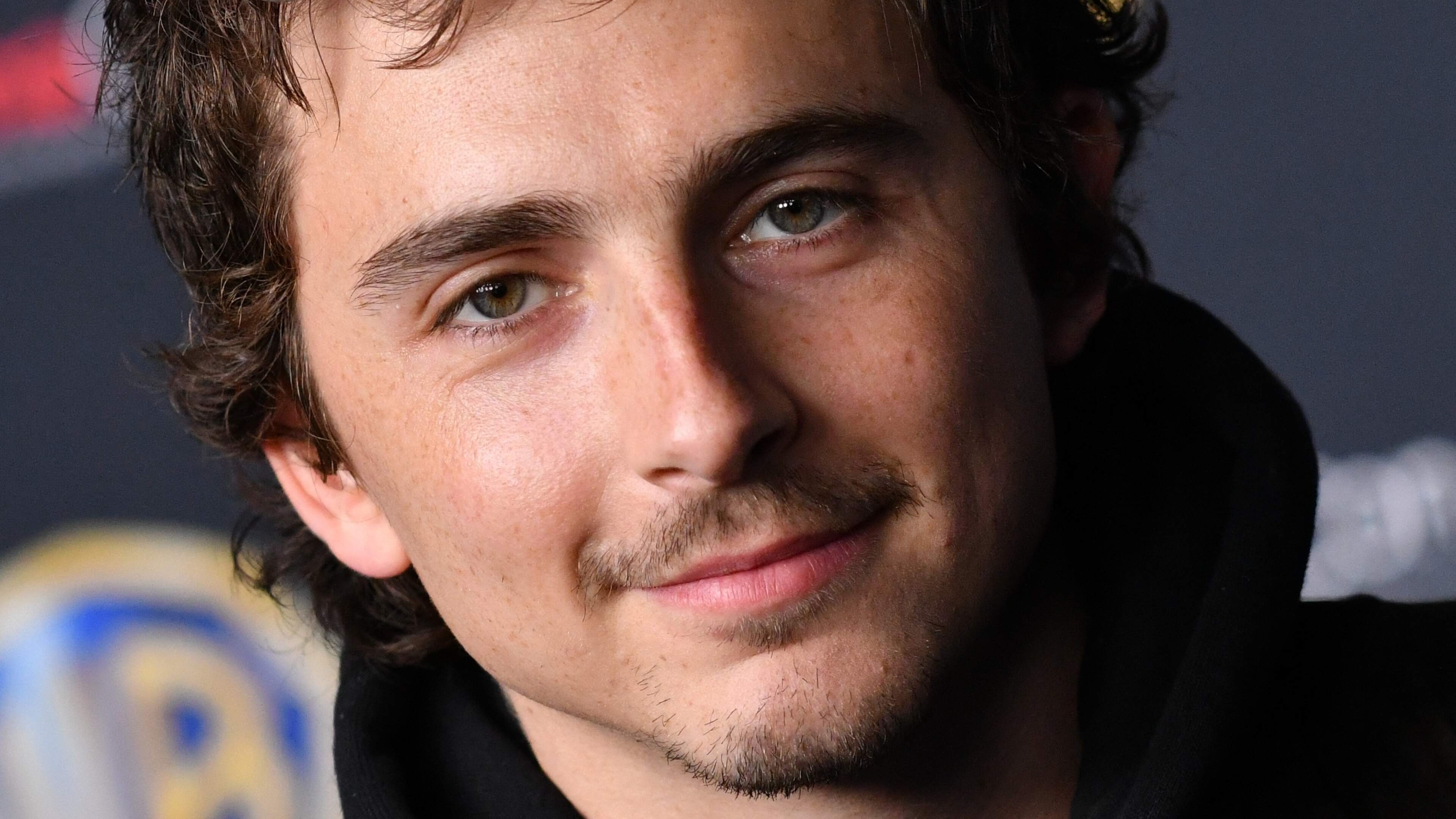 Timothée Chalamet en Selena Gomez koppelen ruimte en romantiek in ’Not Alone’