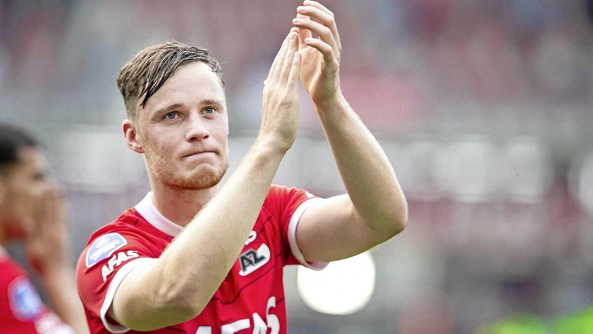 Cultheld Sam Beukema toont ballen tijdens basisdebuut AZ | De Telegraaf