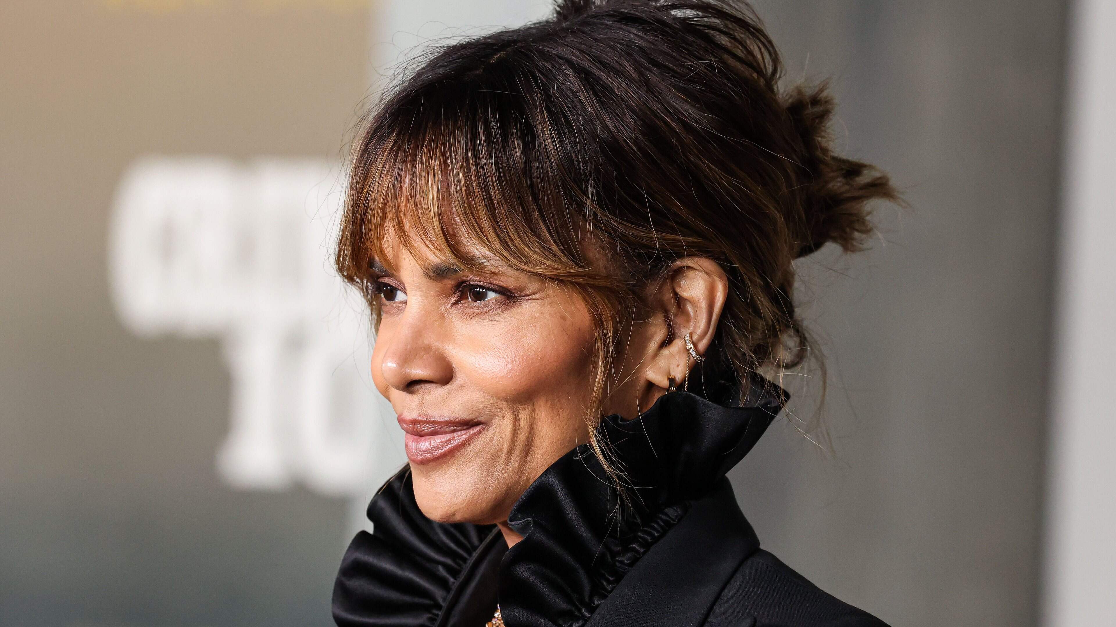 Dertienjarige zoon Halle Berry getuigt vier uur lang in zaak over voogdij