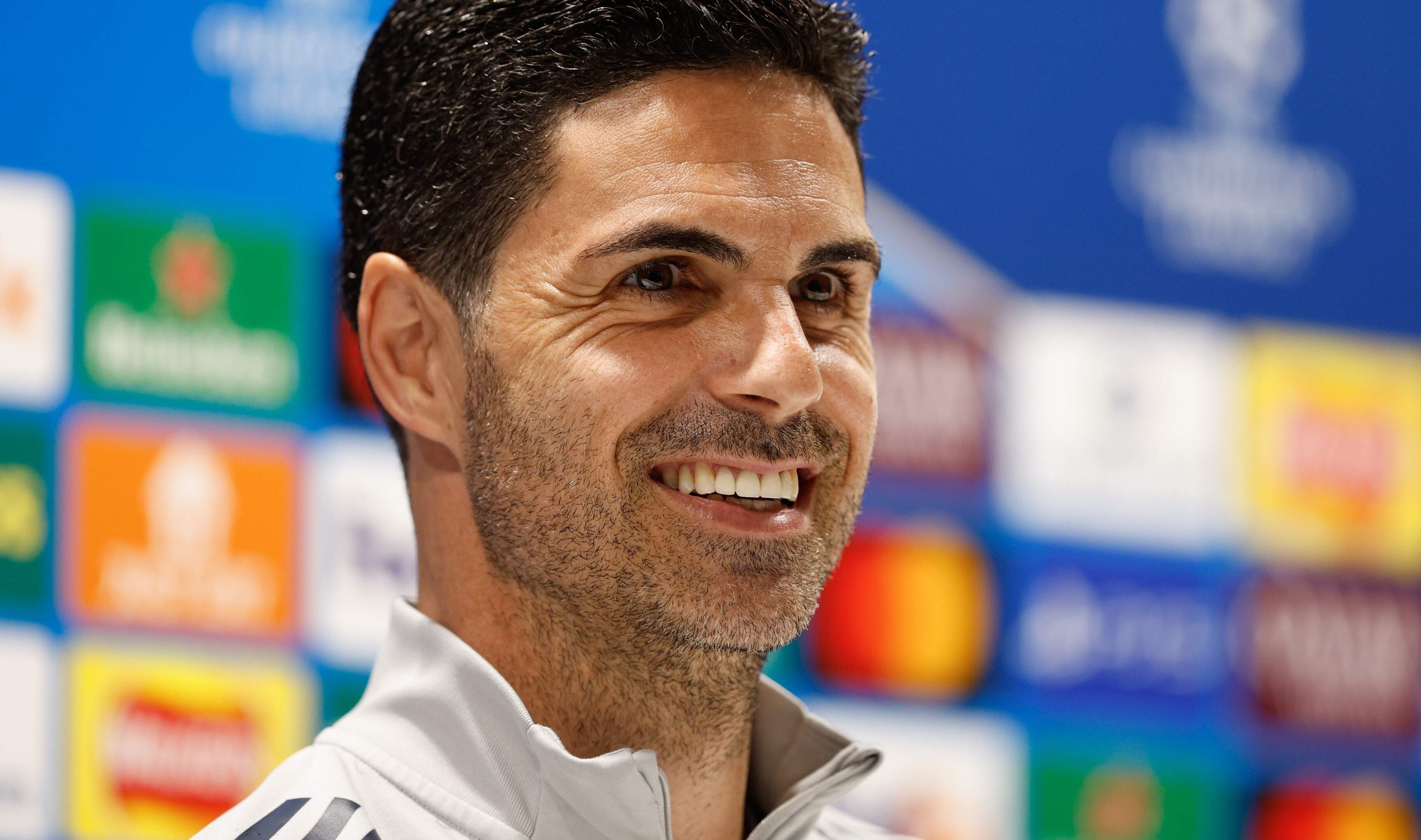 ESPN-presentator belooft verbetering na bizarre vraag: ’Wanneer wil je Mikel Arteta een klap in zijn gezicht geven?’