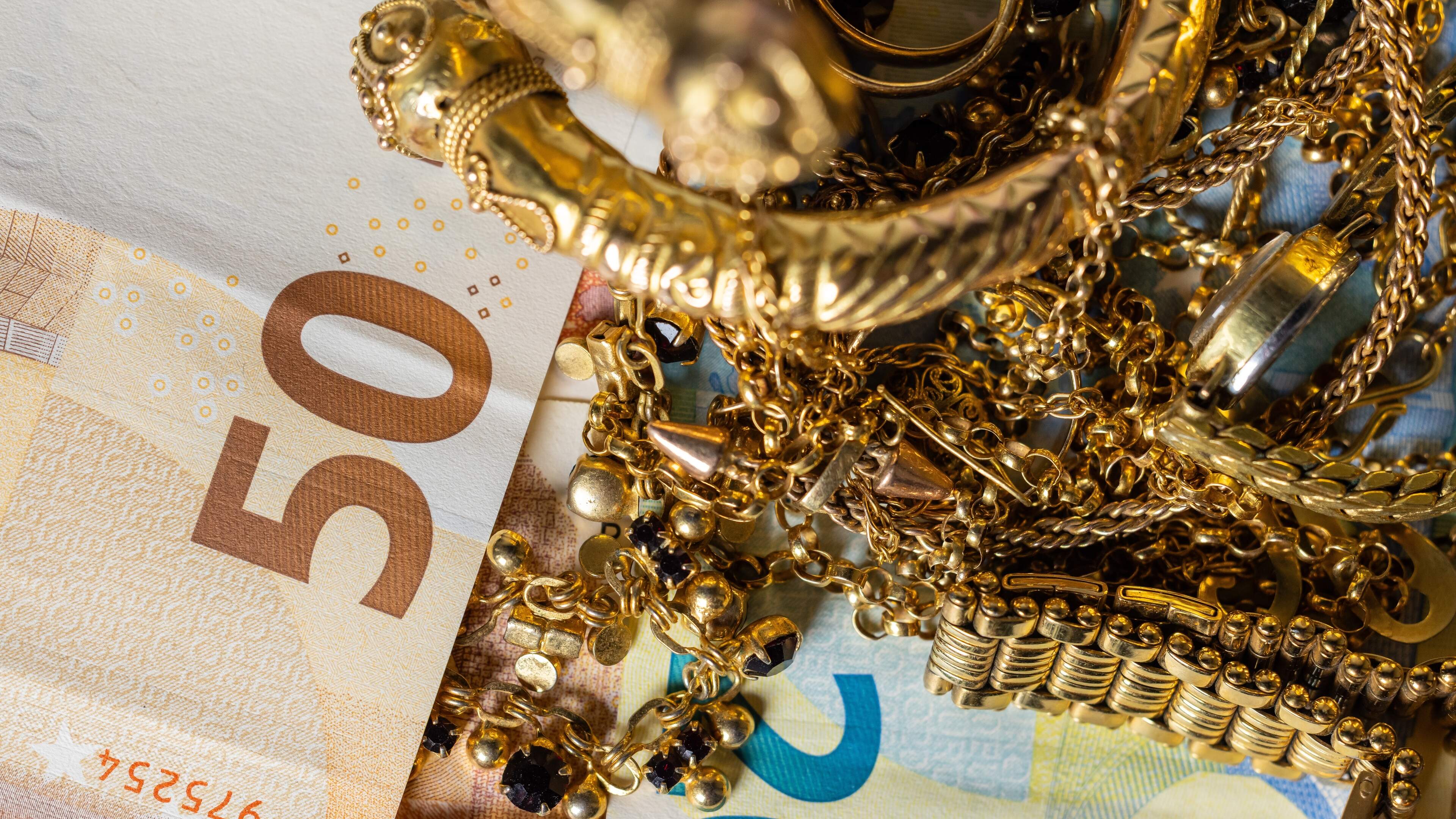 Goudkoorts slaat om in onrust: waarom de prijs plo