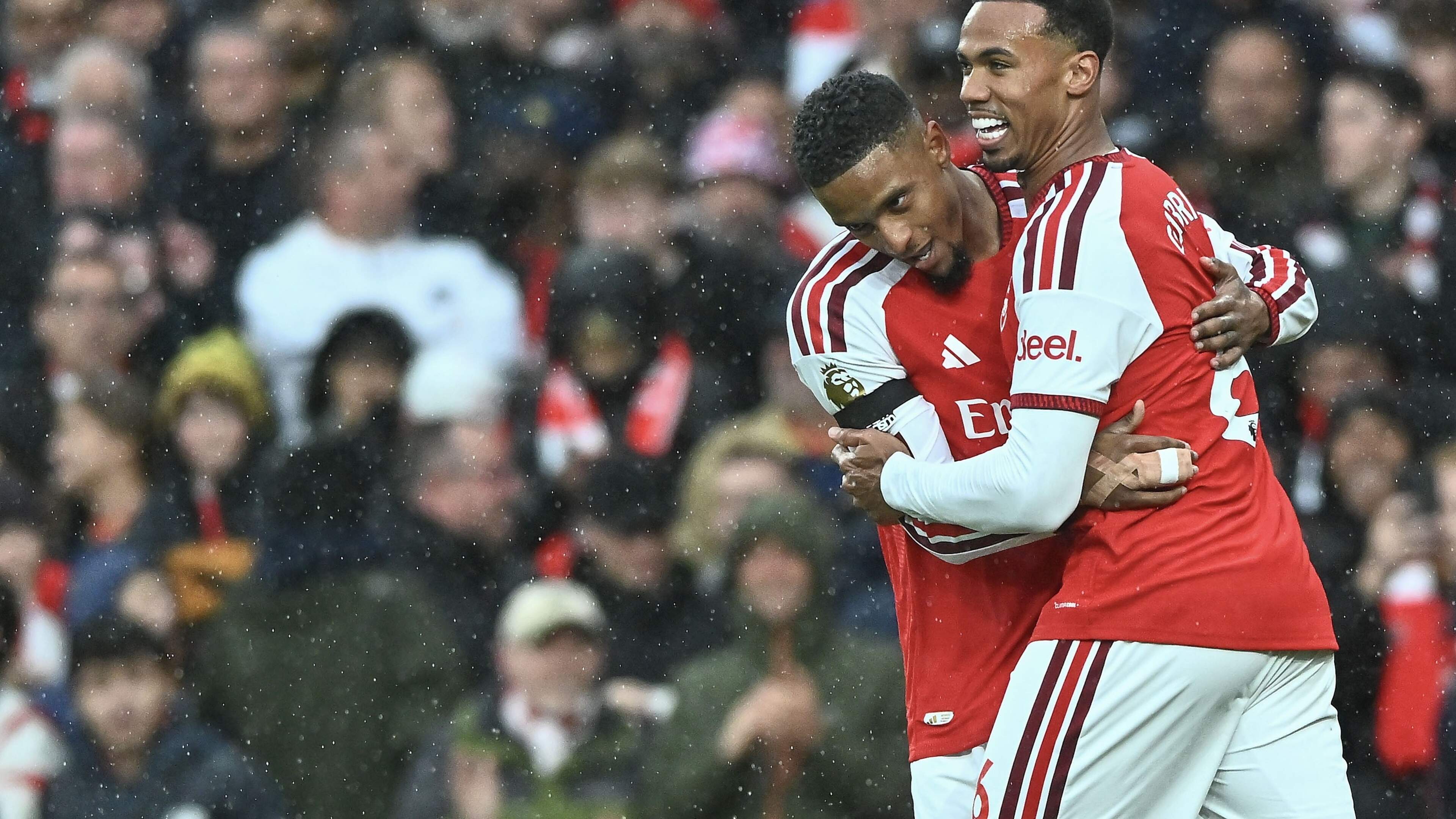 LIVE buitenlands voetbal | Arsenal door zege naast koploper Manchester City, Donyell Malen terug bij Roma