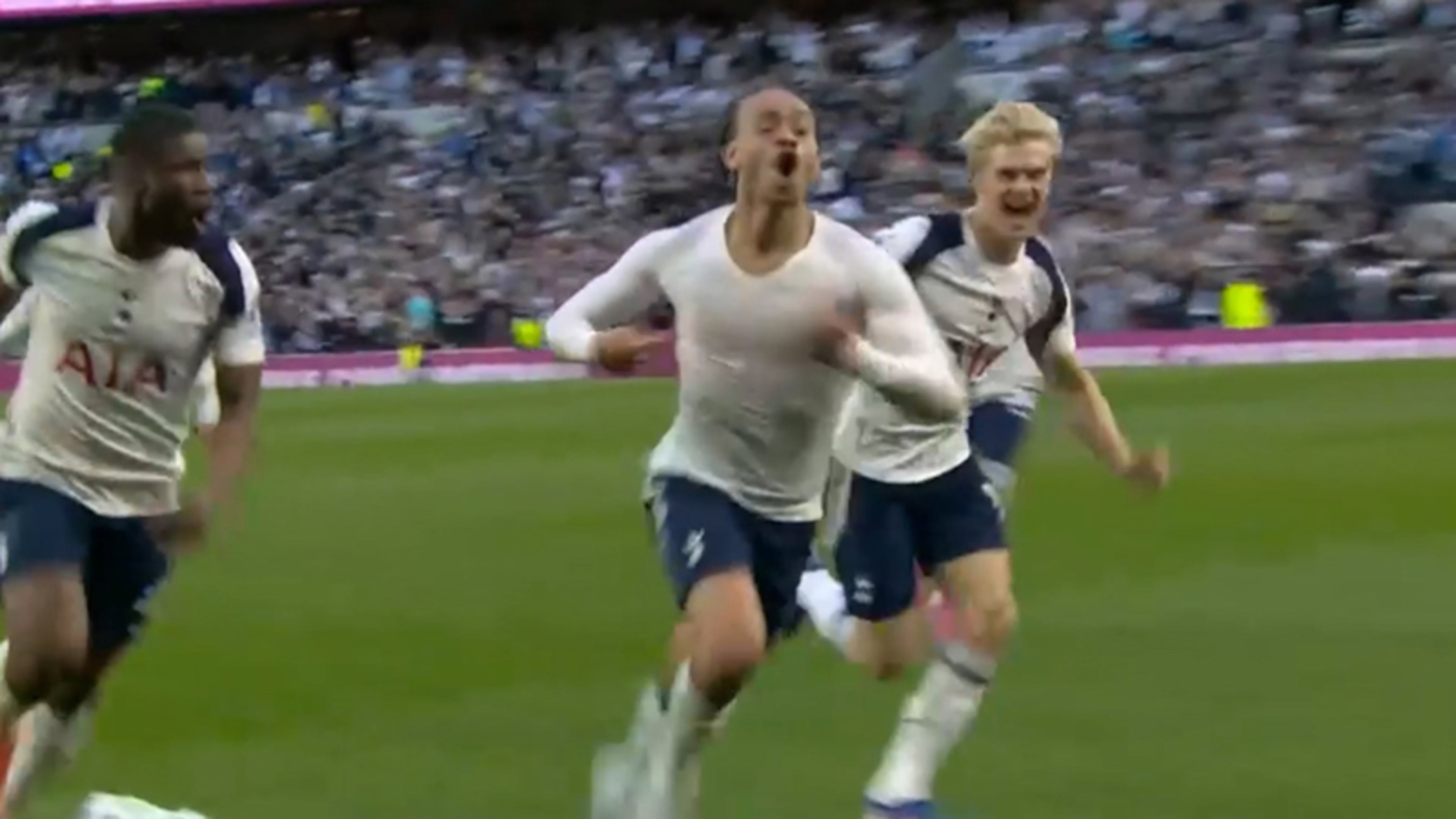 Xavi Simons zet Tottenham op voorsprong met waanzinnige goal