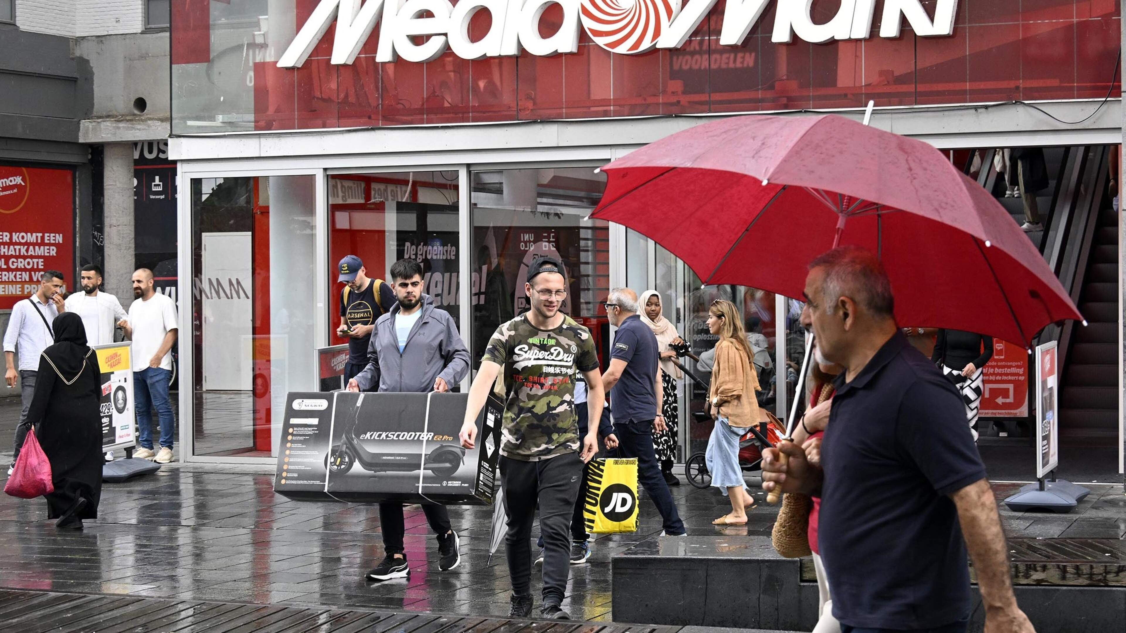 Brussel opent onderzoek naar overname Mediamarkt, ’mogelijk Chinese subsidies in het spel’