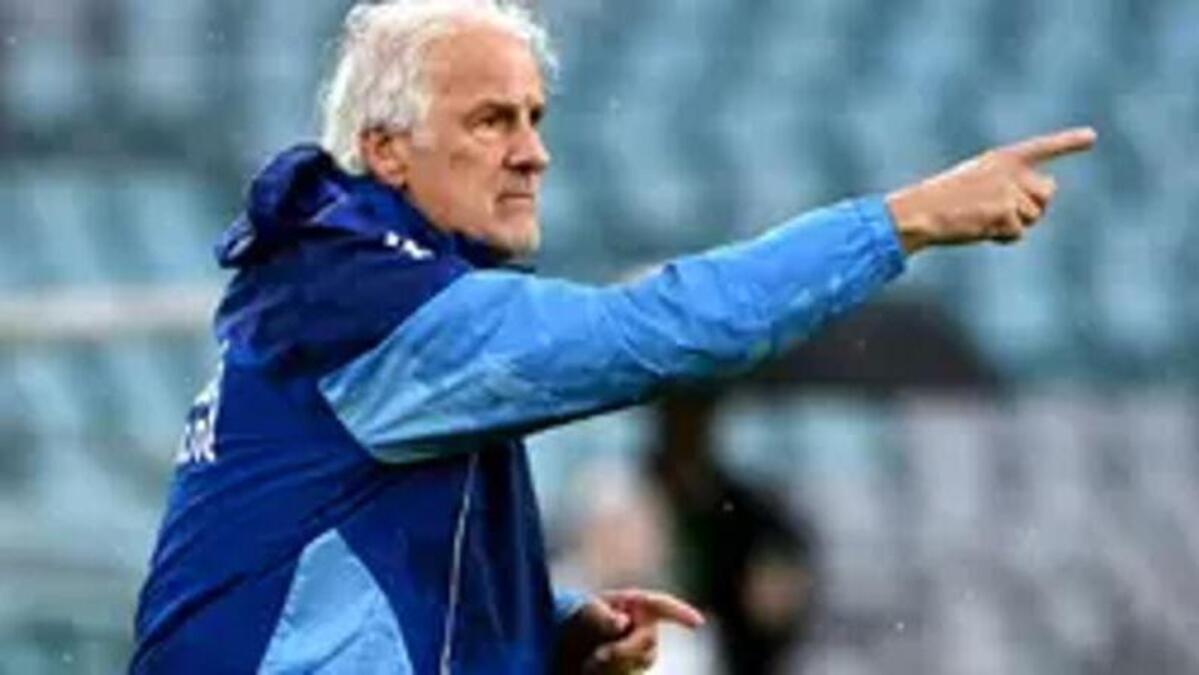 Fred Rutter Fred Rutten lijdt bij debuut als bondscoach van Curaçao pijnlijke ...