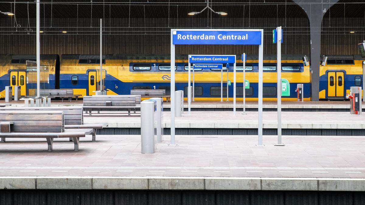 Nauwelijks treinen van en naar Rotterdam Centraal door graffitispuiters