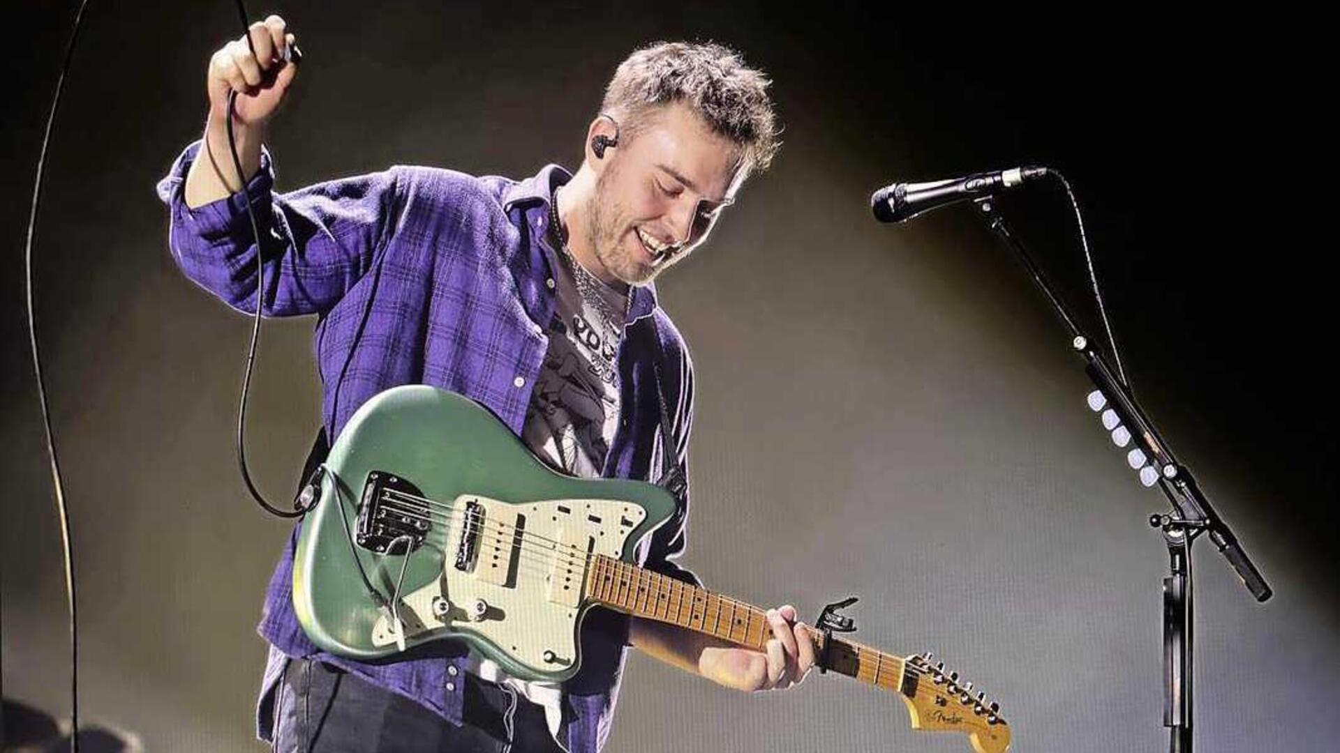 Gitaargod met gezegende stem: imposante Sam Fender doet het ’ouderwets ...