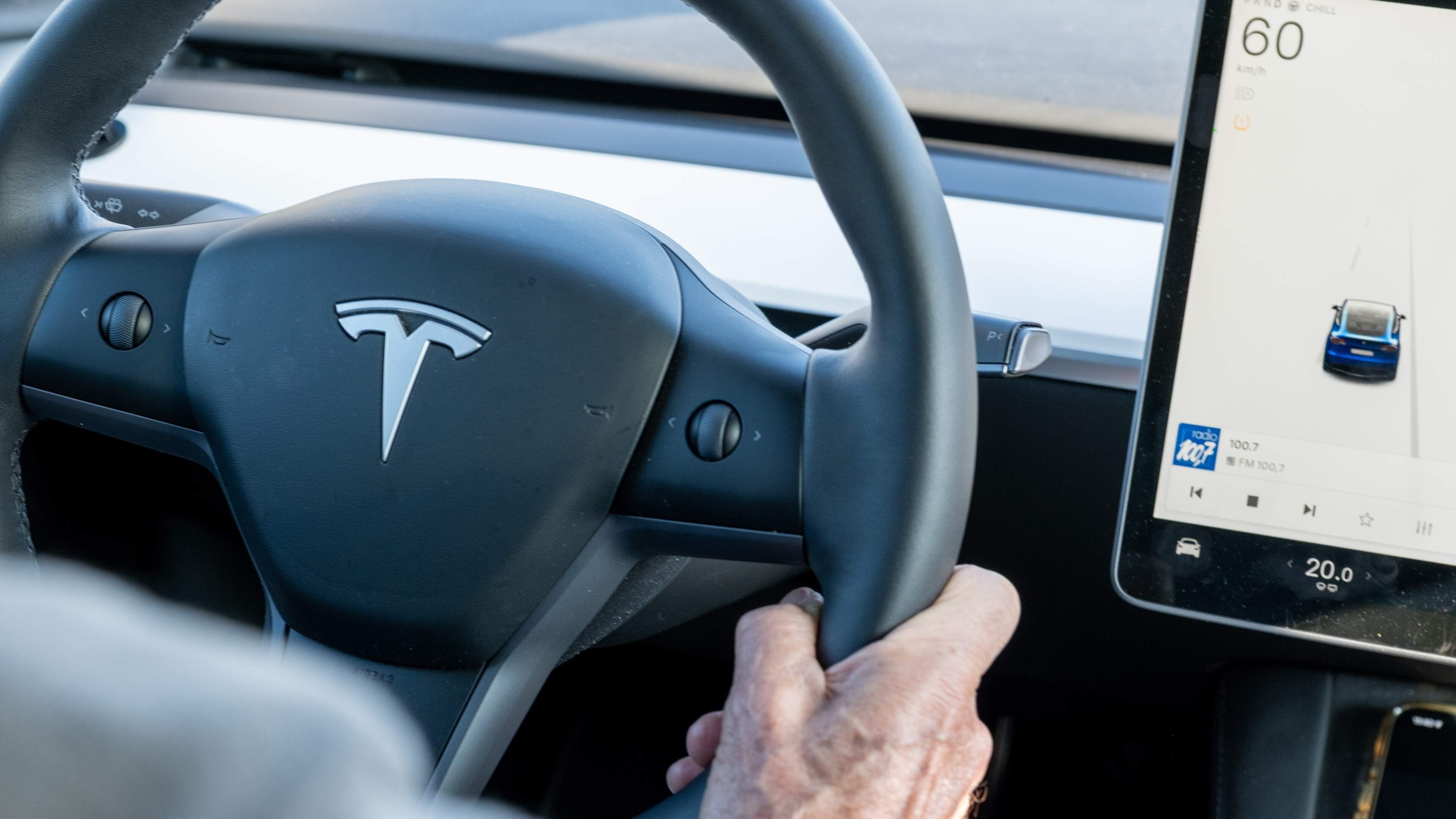 Groen licht voor Tesla: geavanceerd rijhulpsysteem toegelaten op openbare weg in Nederland