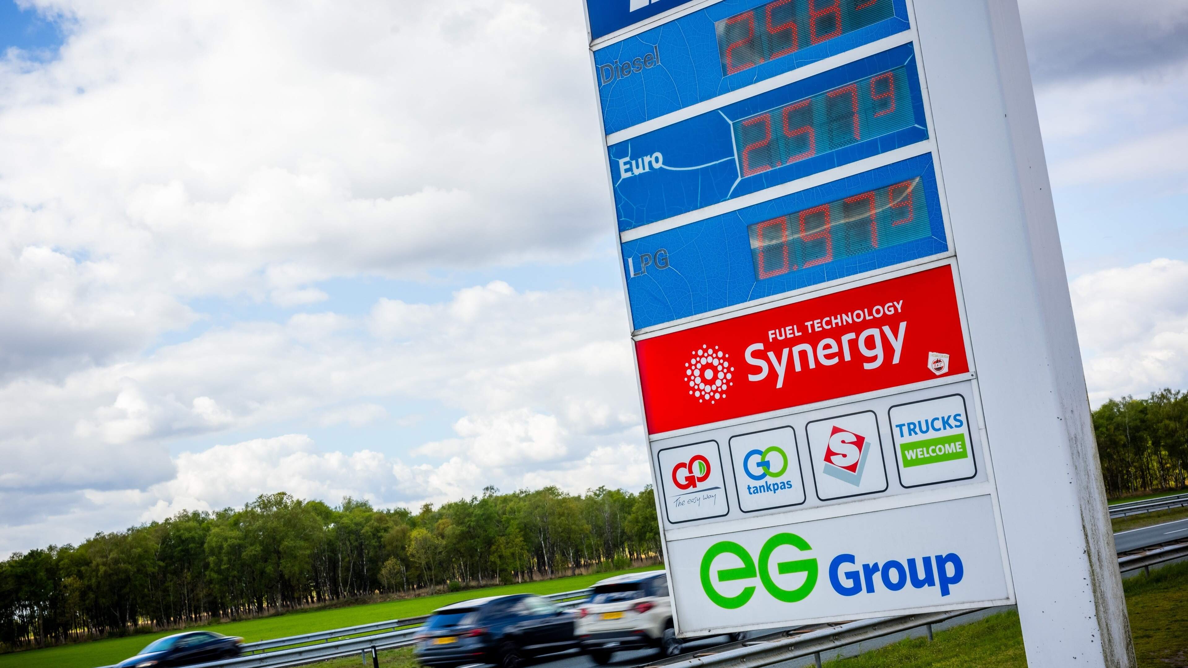 Iran-maatregelen kabinet gaan volgens vakbonden en werkgevers niet ver genoeg: ’Pakket te klein en te traag’