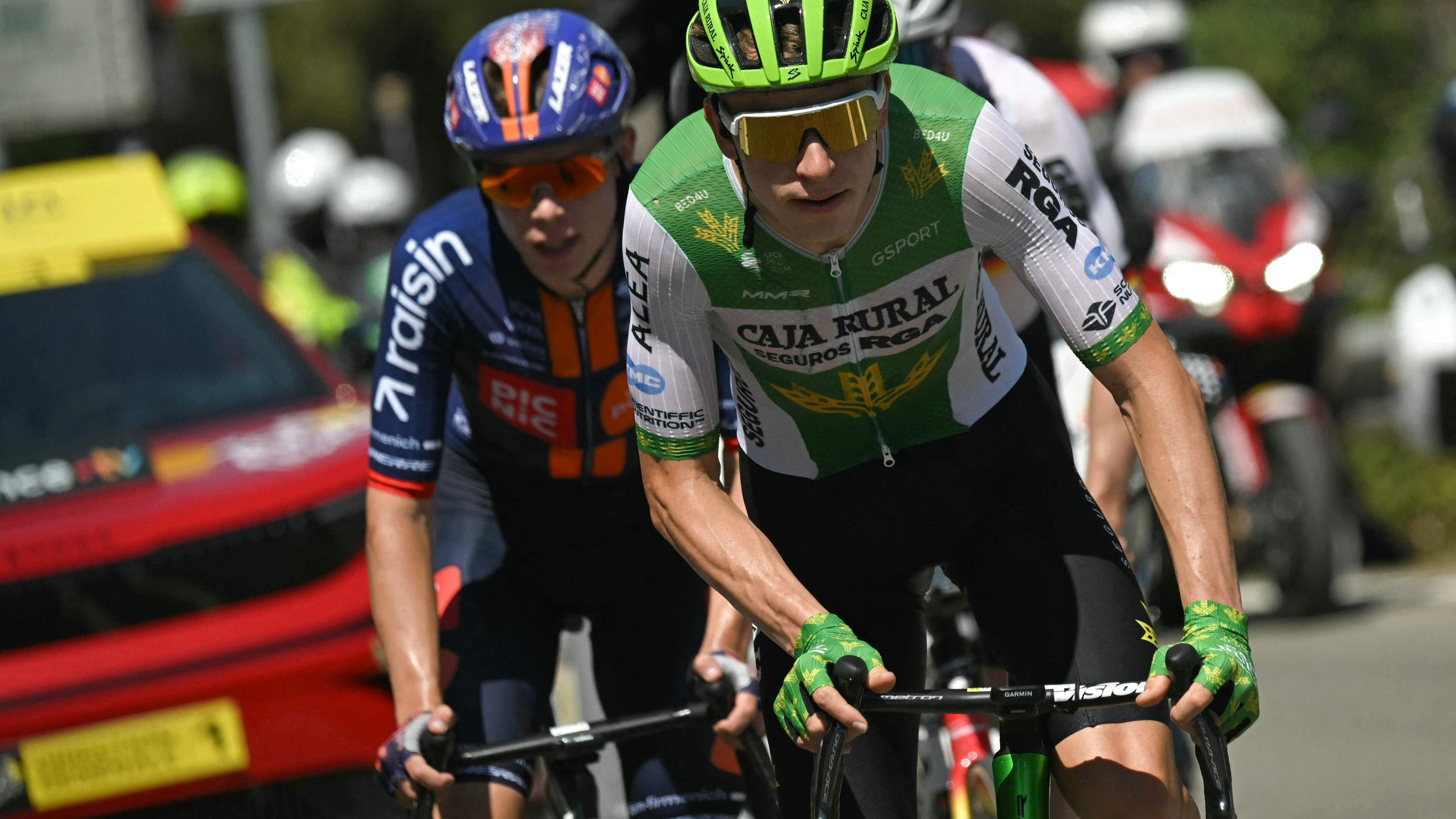 LIVE Tour de France | Molenaar, Van den Broek en Eenkhoorn mee in gigantische vlucht