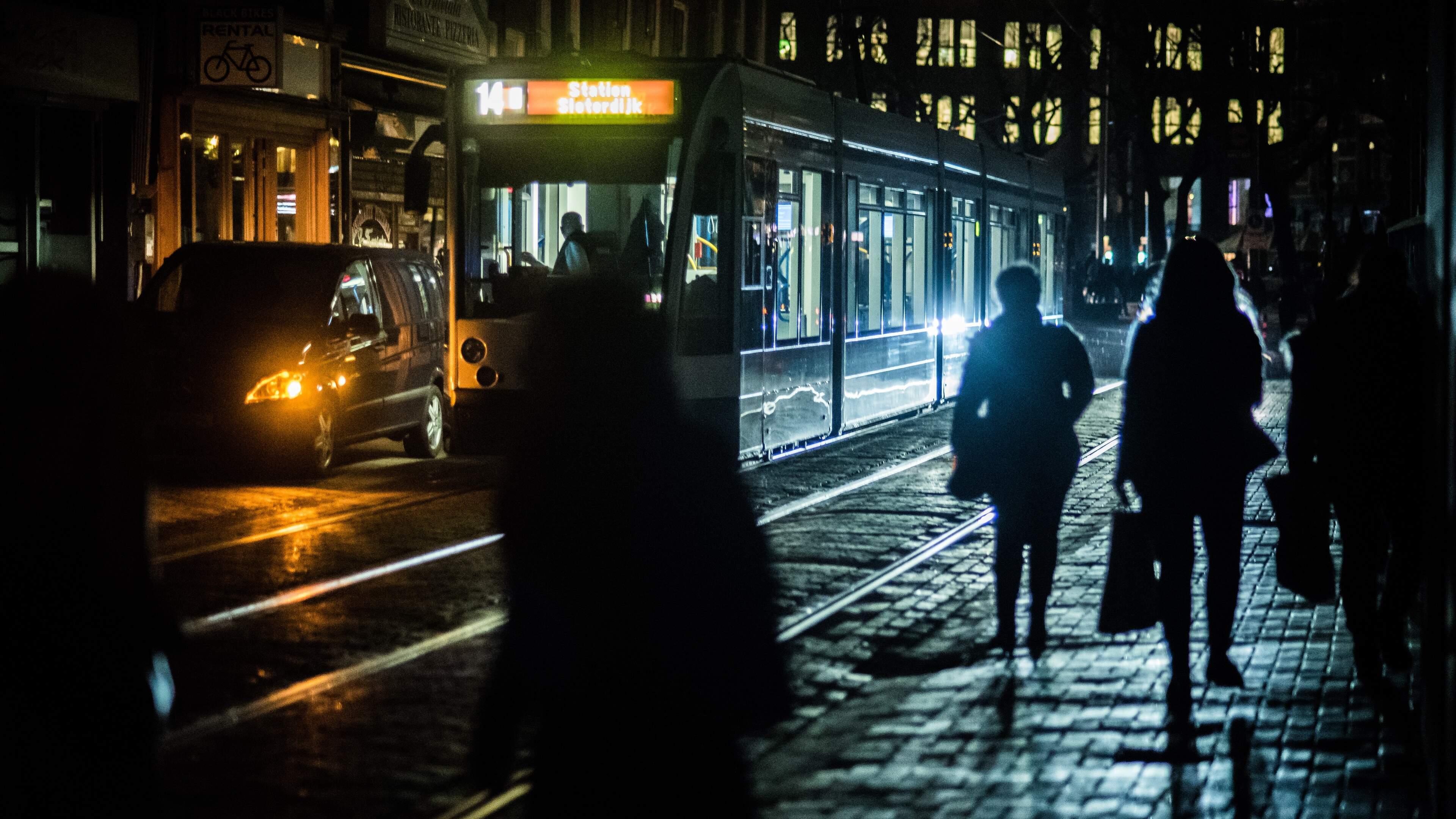 Extreme hitte, stroomuitval en cyberaanvallen: D66 wil Amsterdamse ondernemers voorbereiden op crisis