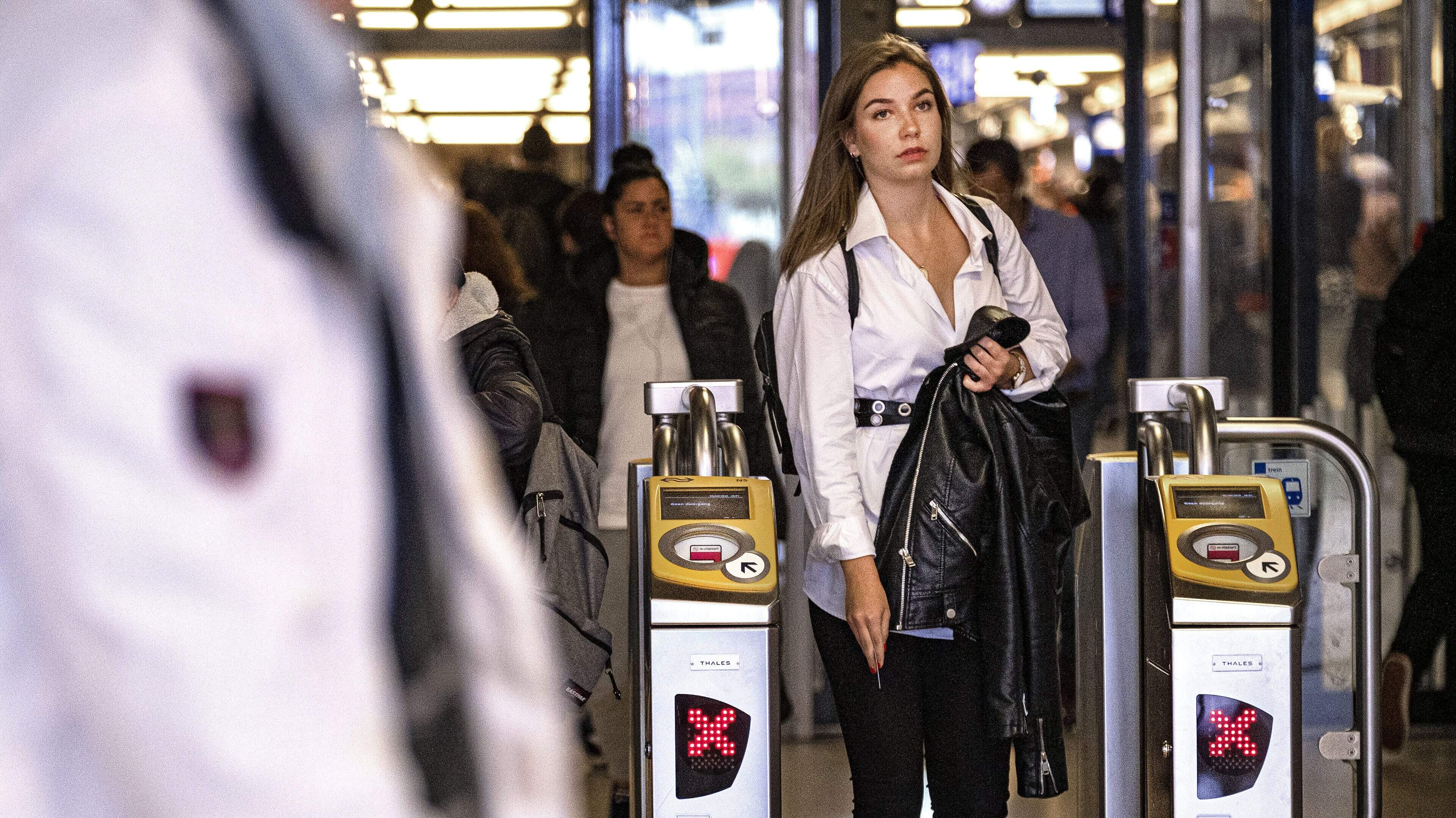 Inchecken zonder pas of telefoon stap dichterbij na succesvolle test op Amsterdam Centraal