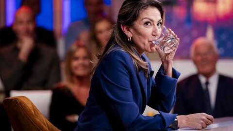 HILVERSUM - VVD-lijsttrekker Dilan Yesilgoz is te gast bij actualiteitenprogramma Nieuwsuur (NPO 2) in aanloop naar de Tweede Kamerverkiezingen. De uitzending was live met publiek. ANP SEM VAN DER WAL