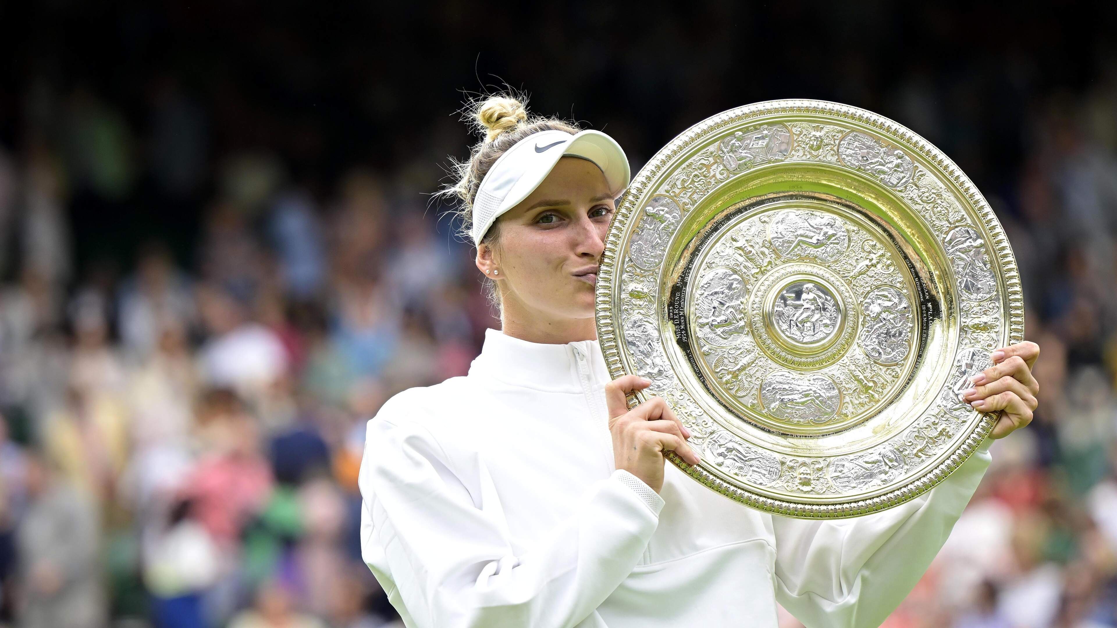 Wimbledon-winnares Markéta Vondrousová (26) vier jaar geschorst na weigeren dopingtest