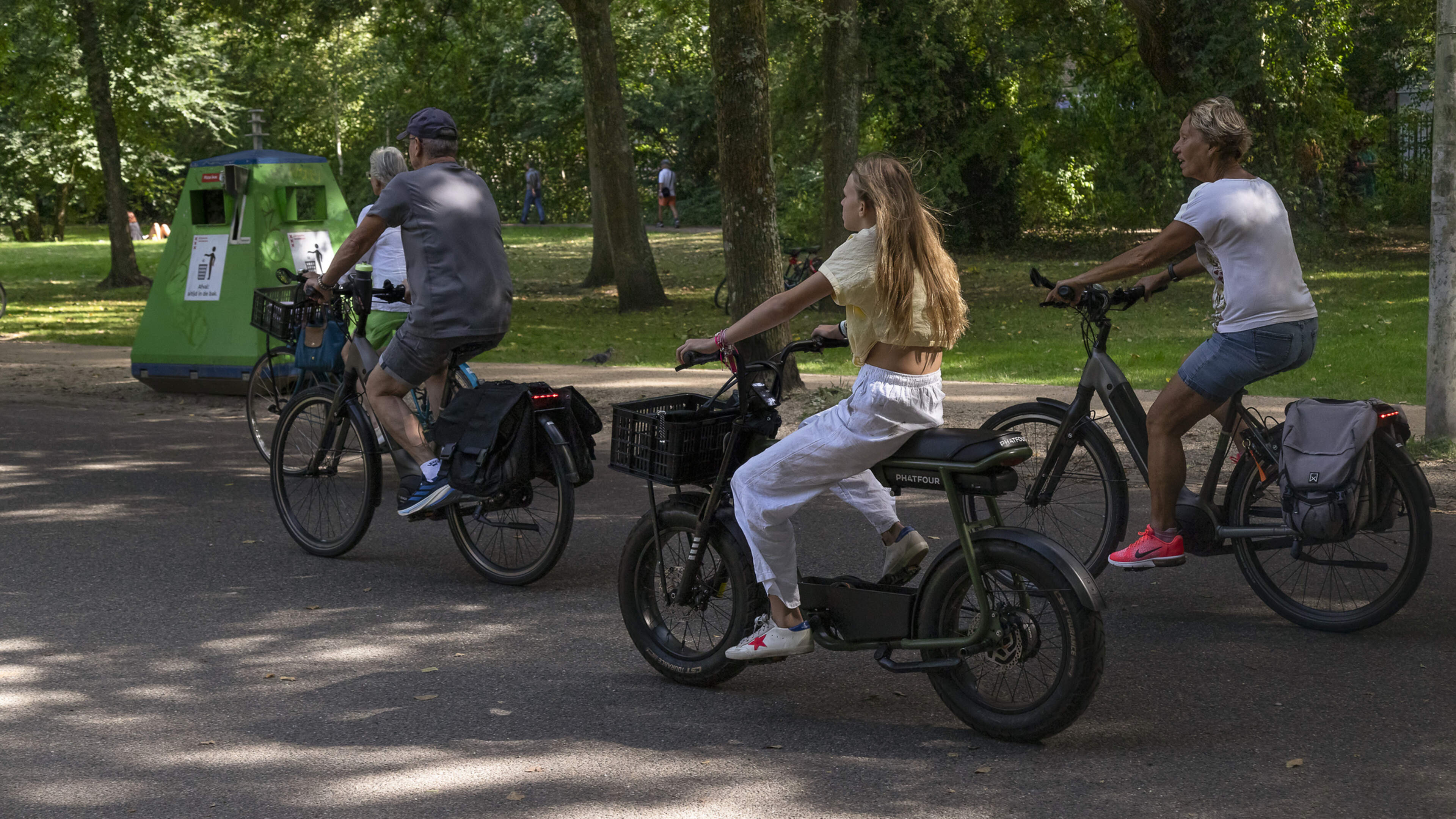 Praat mee: Vind jij dat er een helmplicht moet komen voor alle mensen op een elektrische fiets?