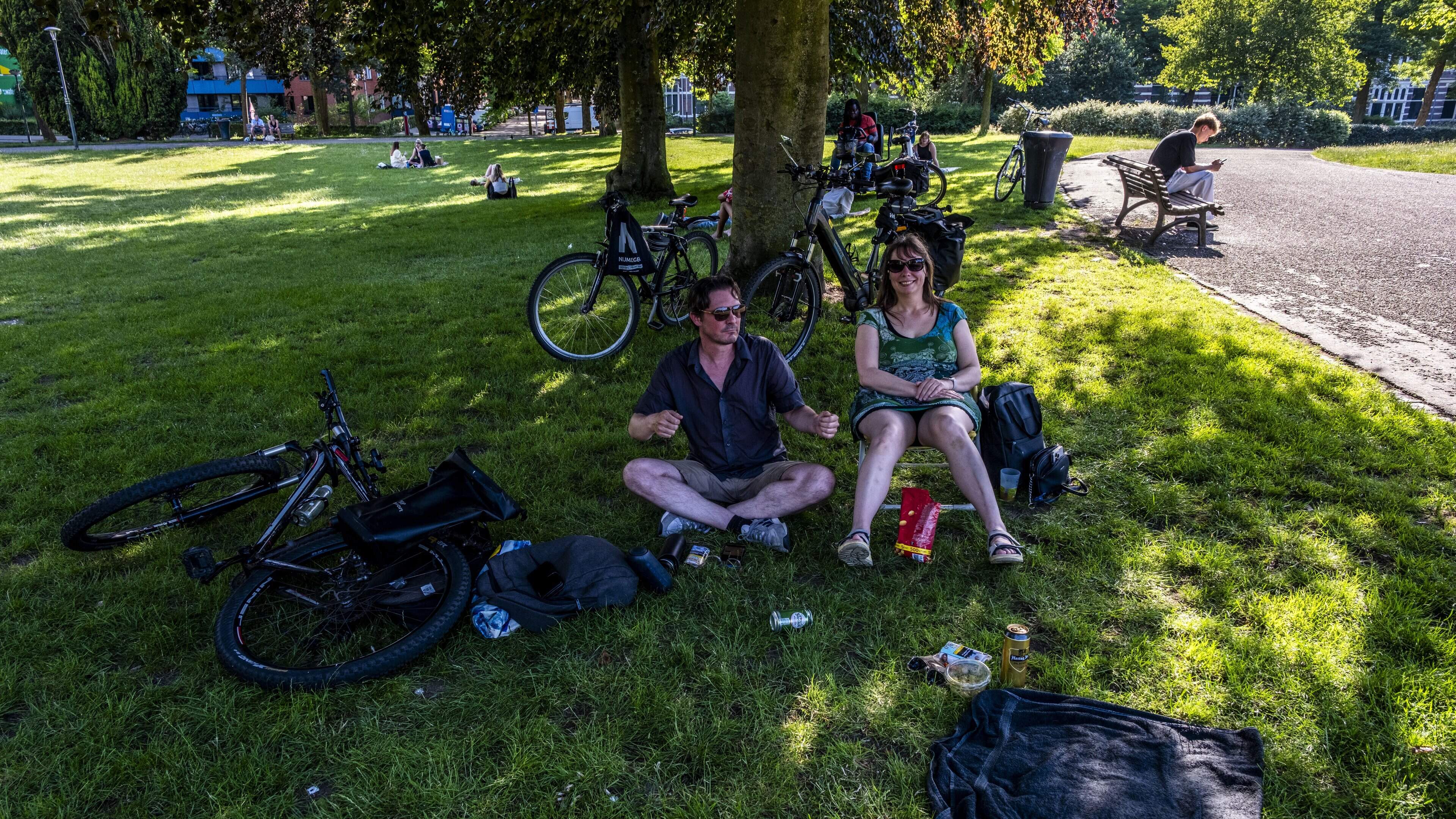Zondag start grijs met motregen, later breekt de zon door