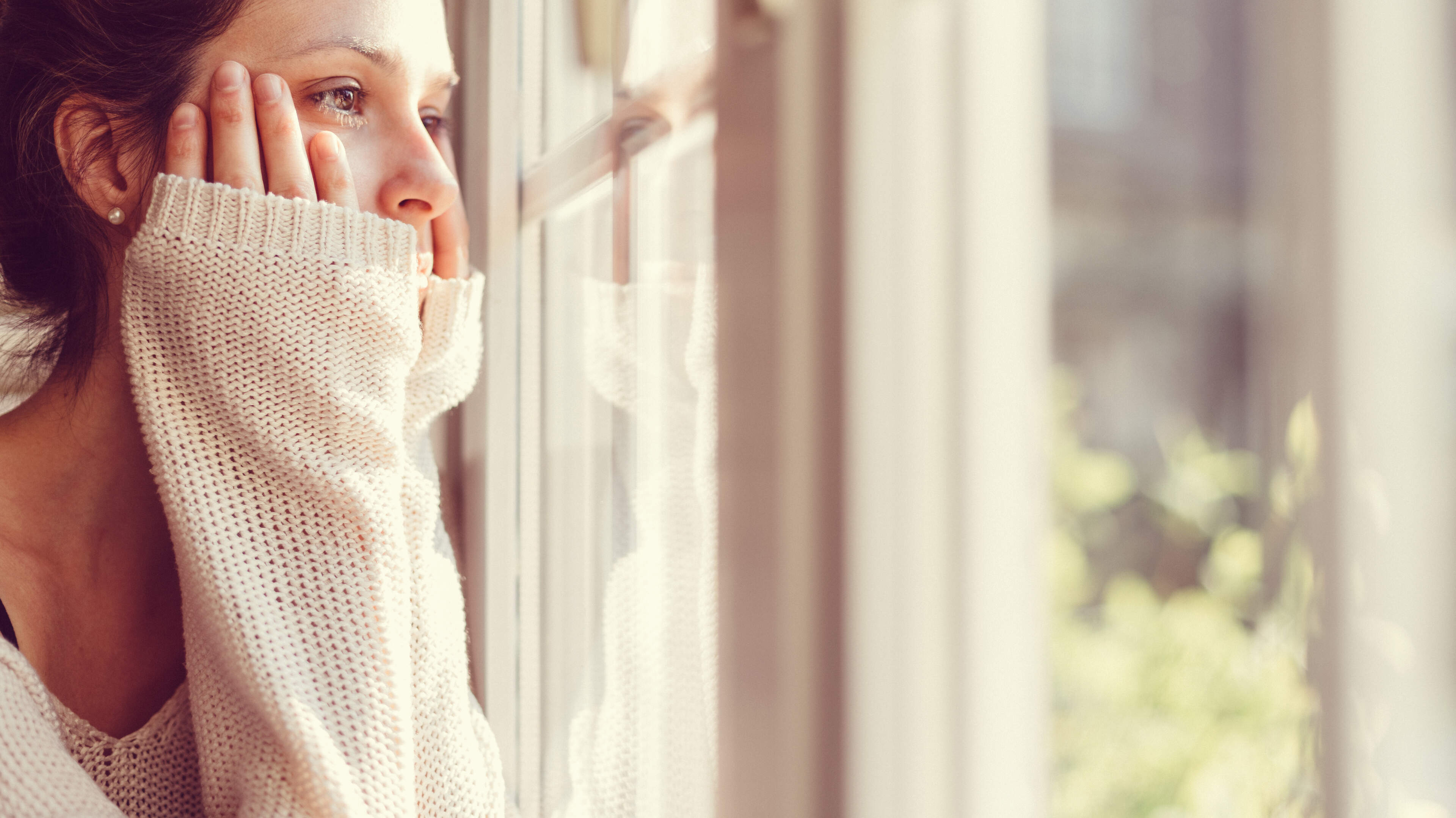 Stress omdat anderen leuke dingen doen en jij geen geld hebt? Psycholoog geeft tips