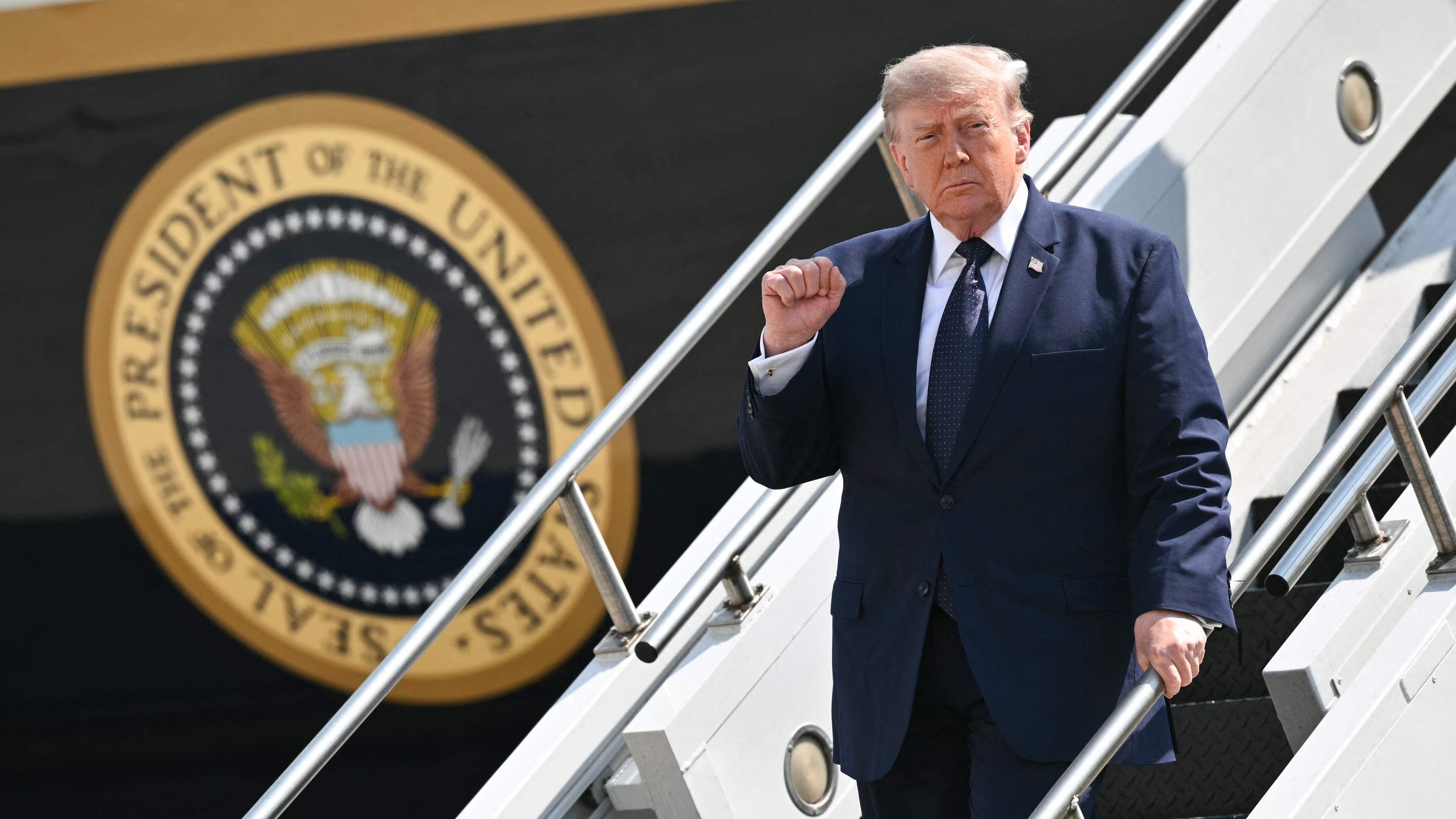 Trump boos op Canada om luchtvervuiling door grote bosbranden: ’opzettelijke nalatigheid’
