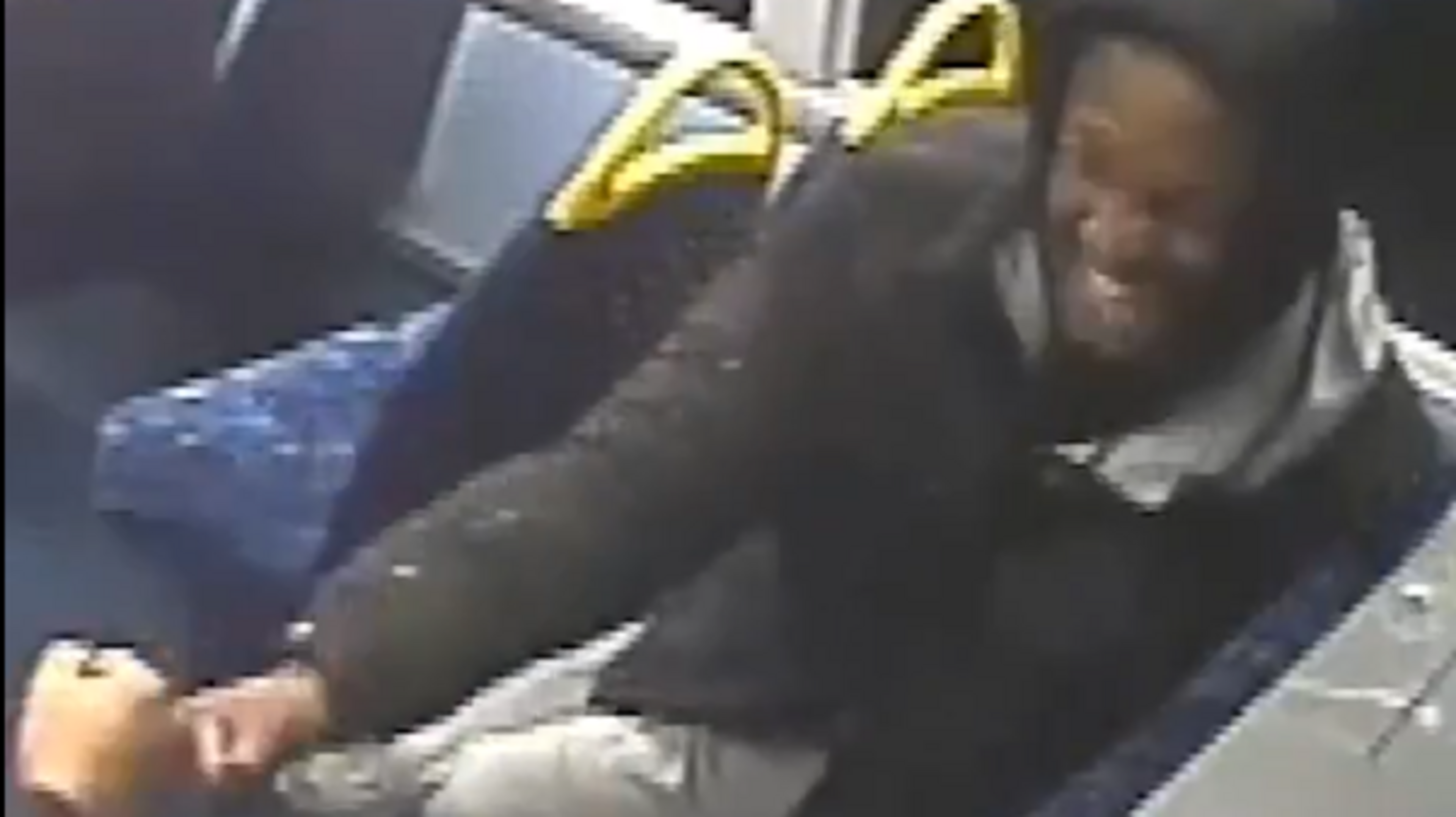 Moordenaar schept op over daad tegen vrienden, maar gesprek wordt opgevangen door videodeurbel: ’Ik heb hem flink gestoken’