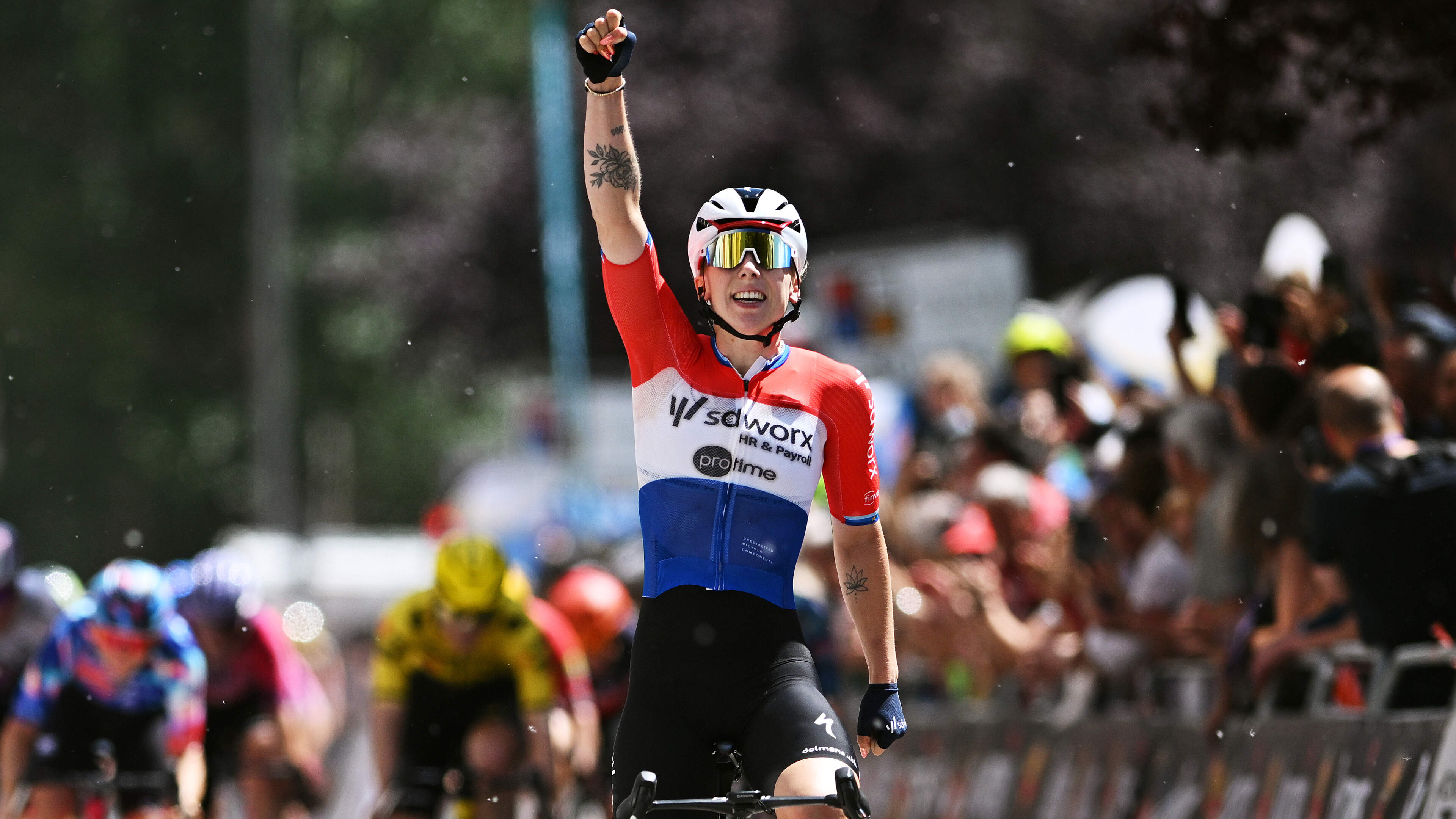 Lorena Wiebes sprint naar zege in eerste etappe Ronde van Burgos