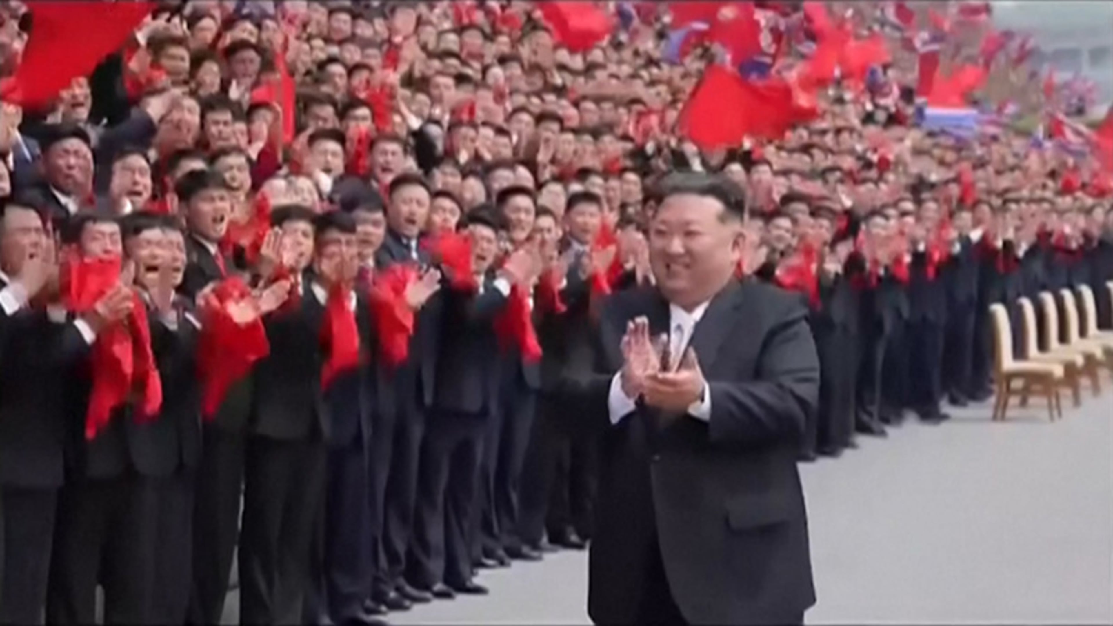Leider Kim Jong Un 'eert' Noord-Koreaanse jongeren en benadrukt zijn steun aan Rusland