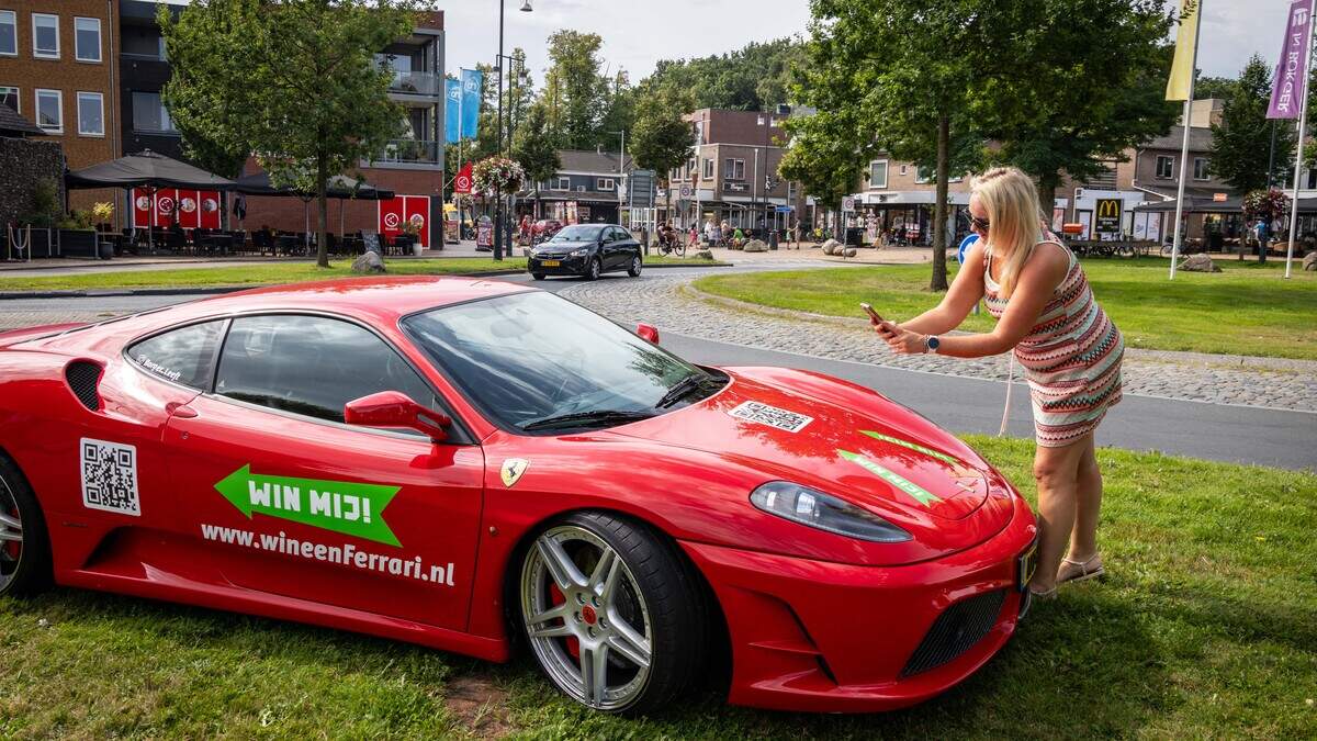 メイン賞が速く走っていないので、真っ赤なフェラーリとロテリジ。フットボールクラブSVボルガーは手に渡っています。
