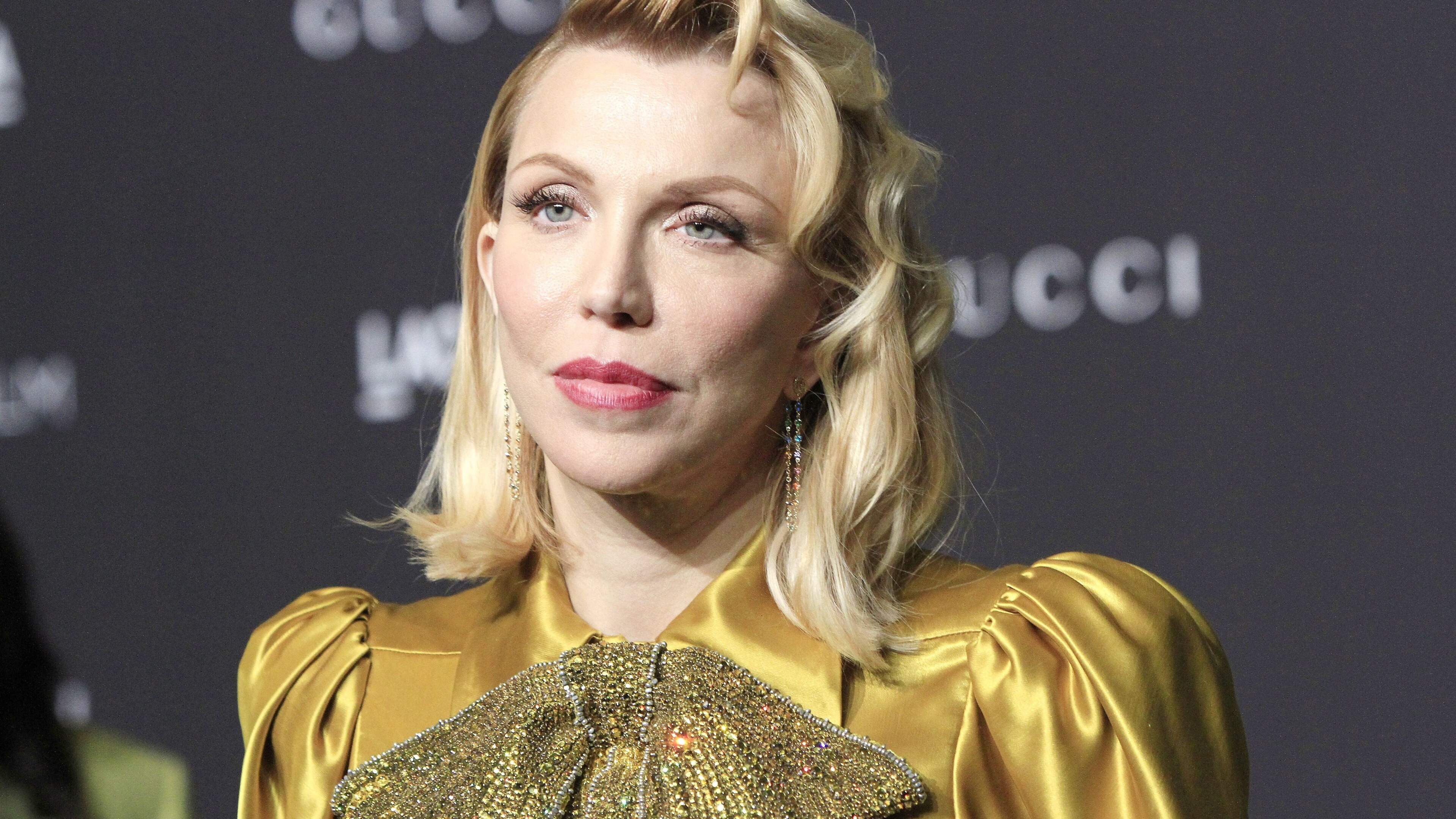 Courtney Love had ernstige gezondheidsproblemen: ’Ging bijna dood’