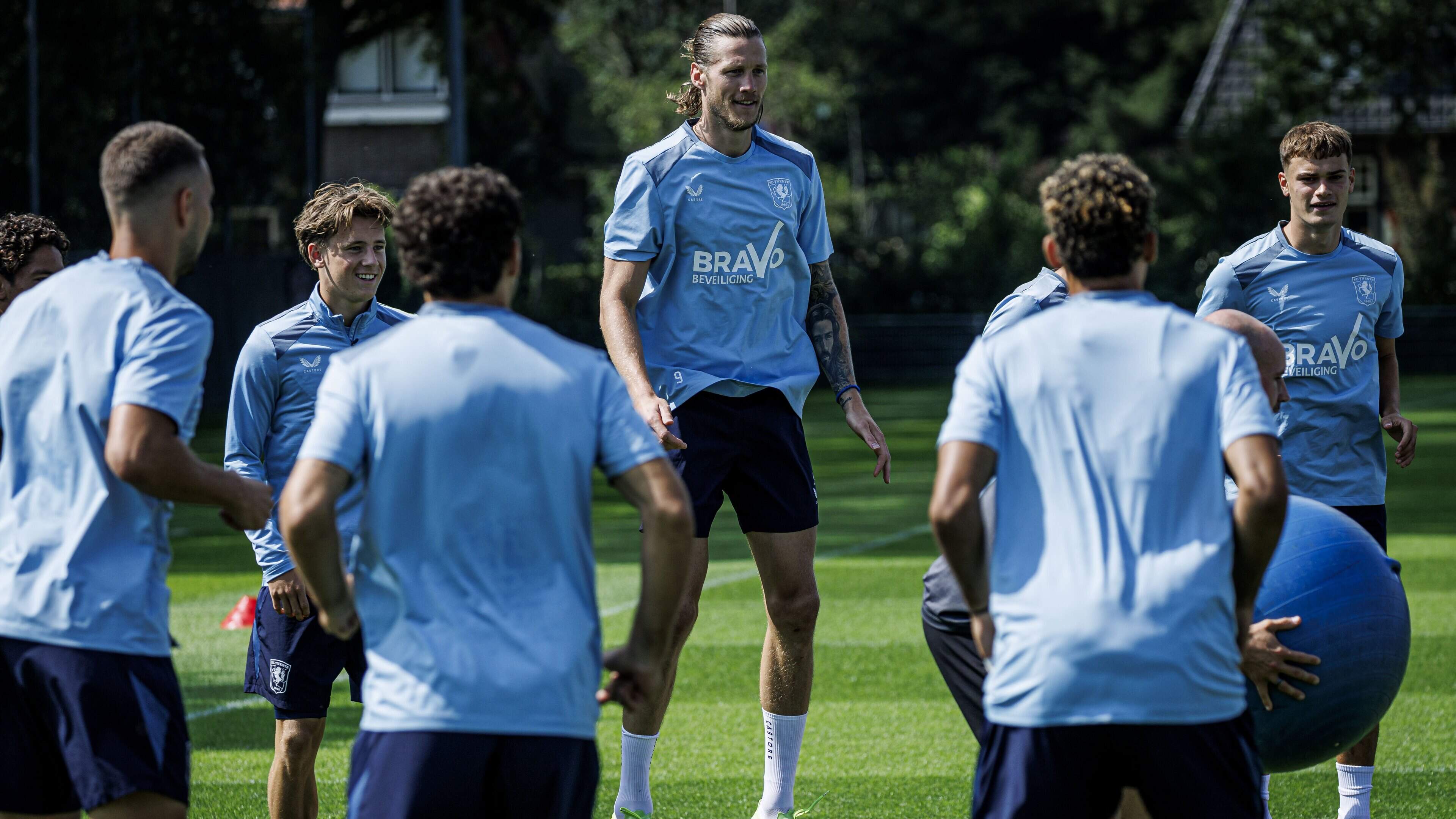 Wout Weghorst scoort bij officieus debuut voor FC Twente