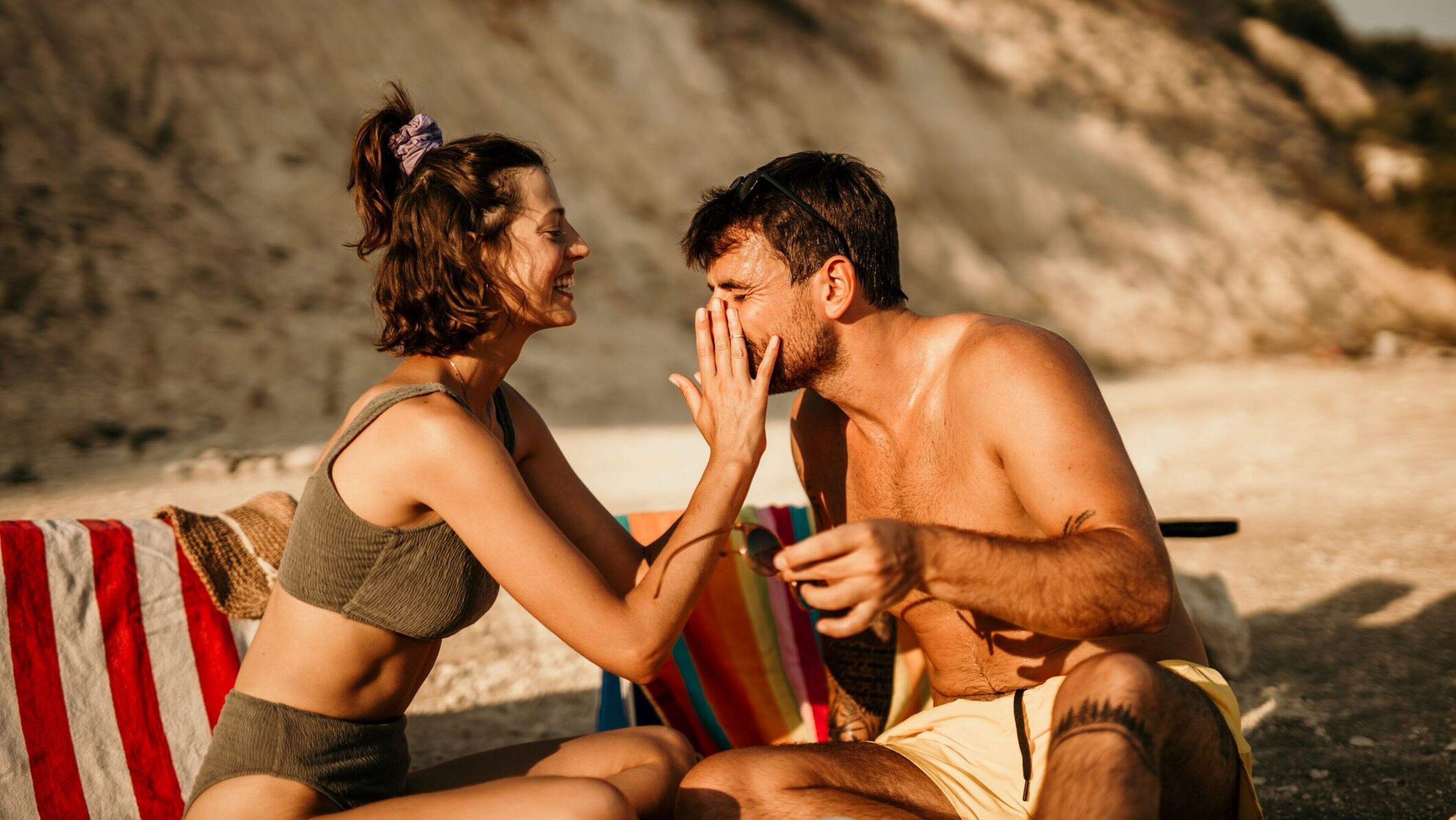 Puistjes, droog haar en een koortslip? Dit is waarom de zomer daar invloed op heeft