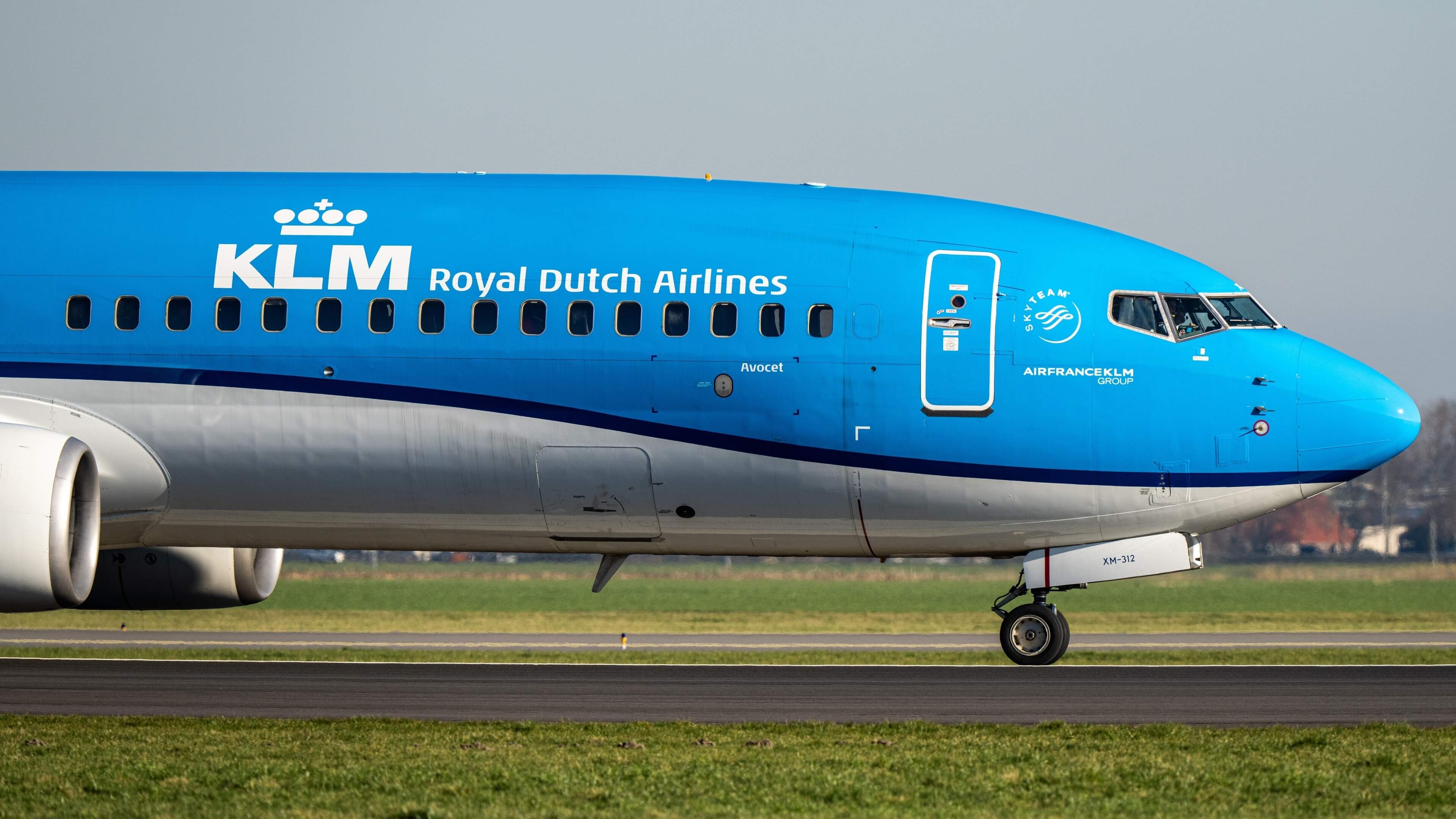 Image for the article: KLM-passagiers vlak voor vertrek opgeschrikt door bommelding via wifinaam aan boord: ’Allahu Akbar’