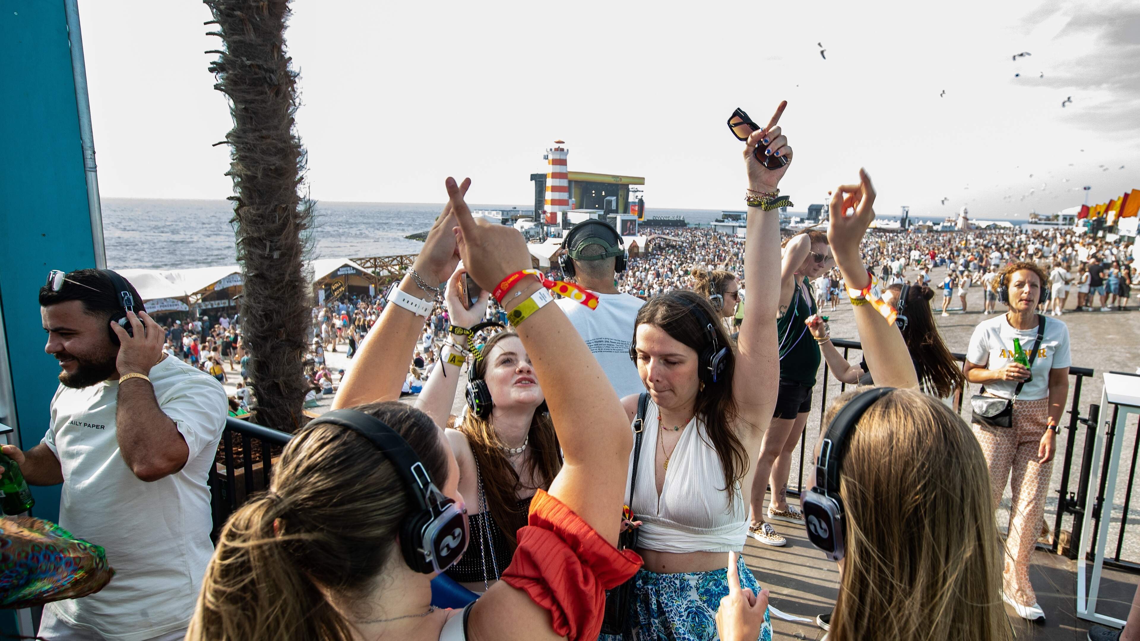 Zo gaan festivals als Concert at sea en TT Assen om met bloedhitte: ’Normaal eerder bang voor regen dan voor hitte’