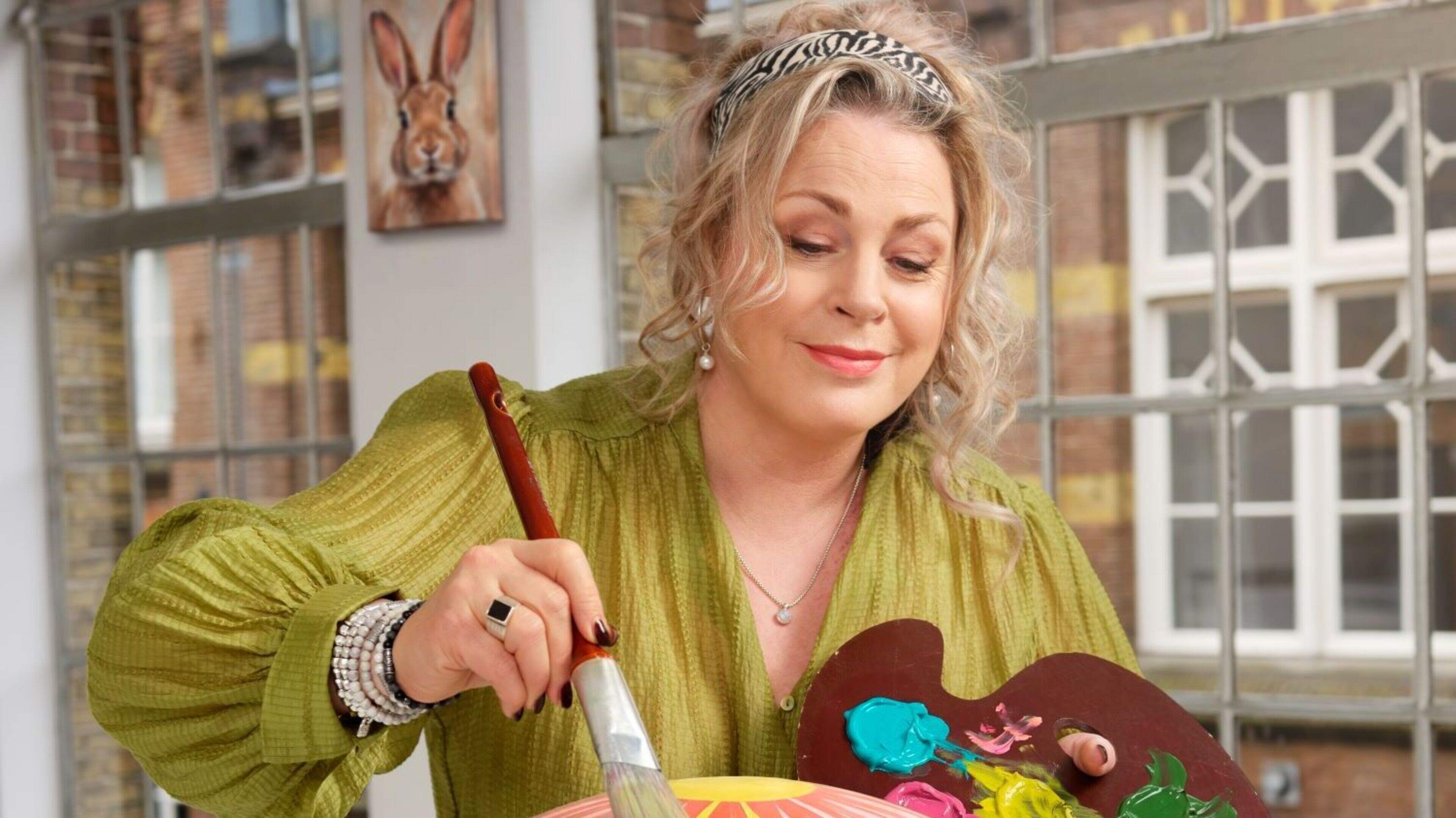 Actrice Rian Gerritsen (54) herstelde van heftige ziekte: ’Ik heb een hartaanval, is het eerste wat je dan denkt’