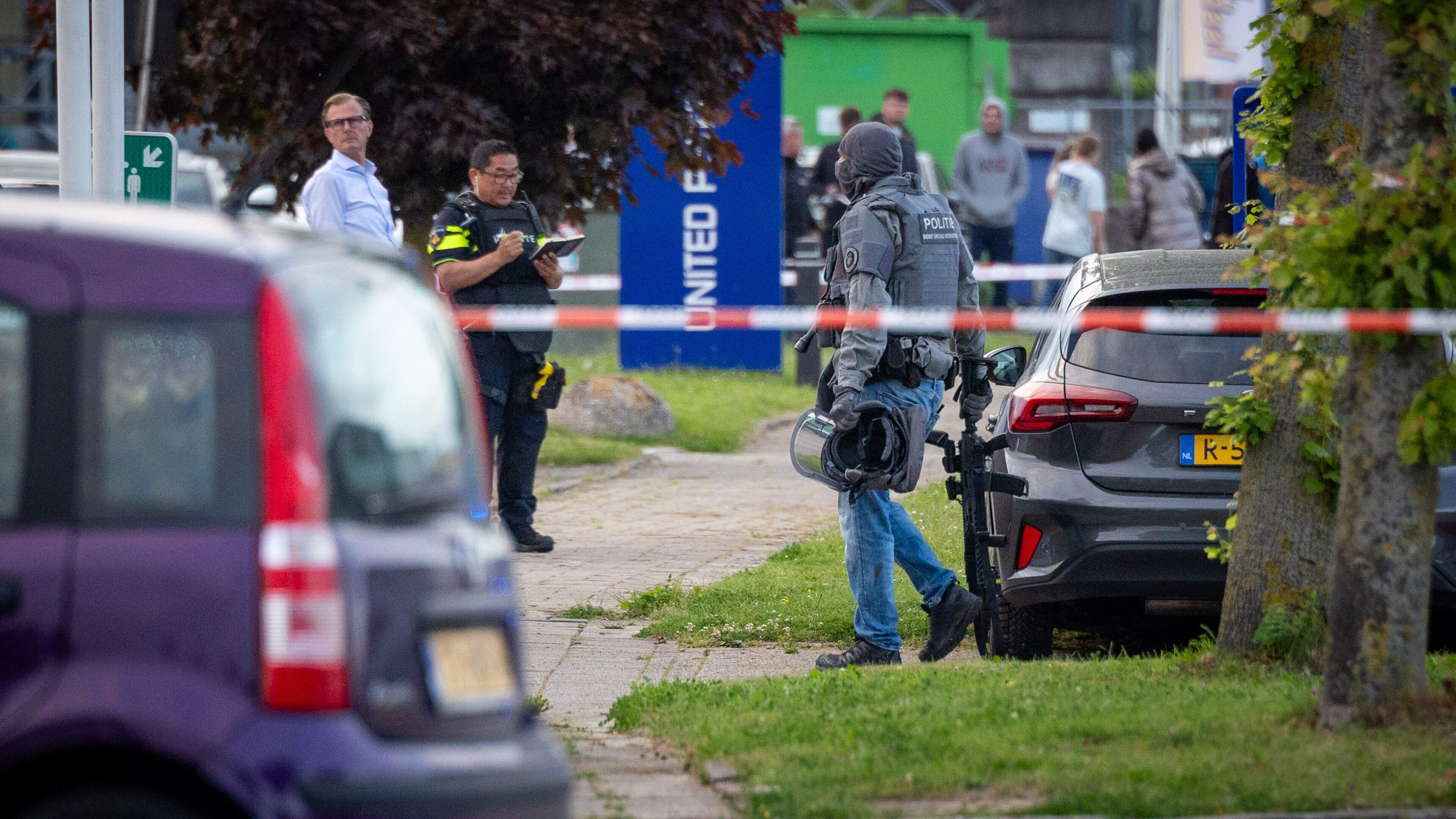 Fatale geweldsexplosie Heerhugowaard nog een mysterie: ’Auto met oranje zwaailamp scheurde weg’