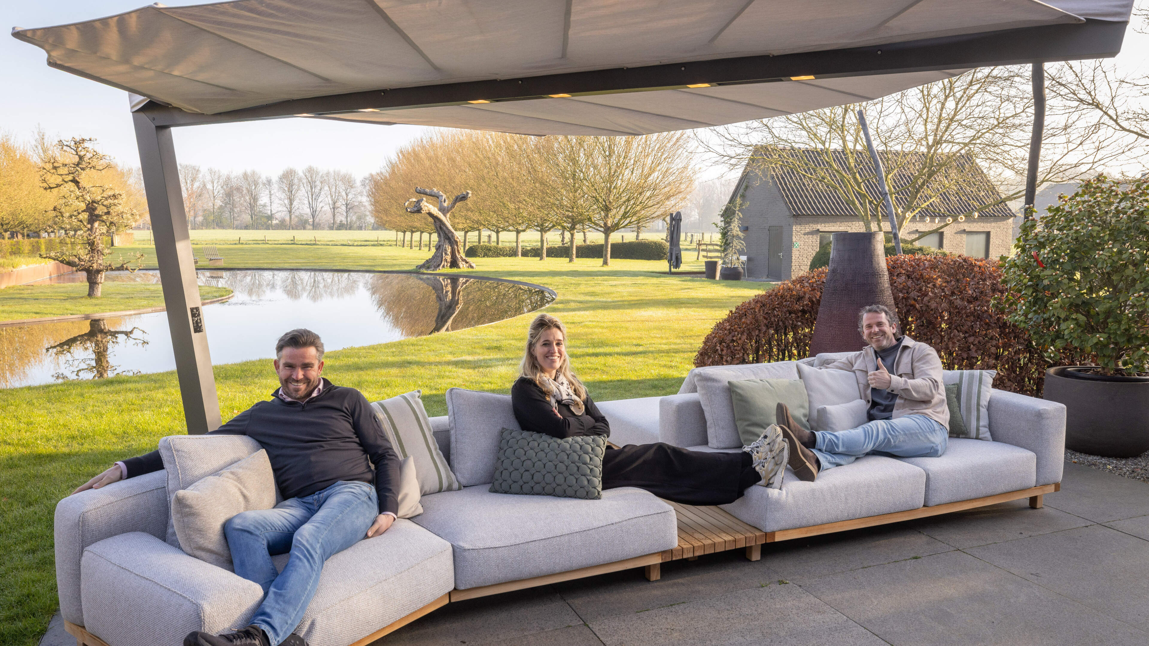 Tuinbezitters gaan steeds meer voor exclusief met meubilair tot wel 60 mille: ’Het gaat om de hele buitenbeleving’