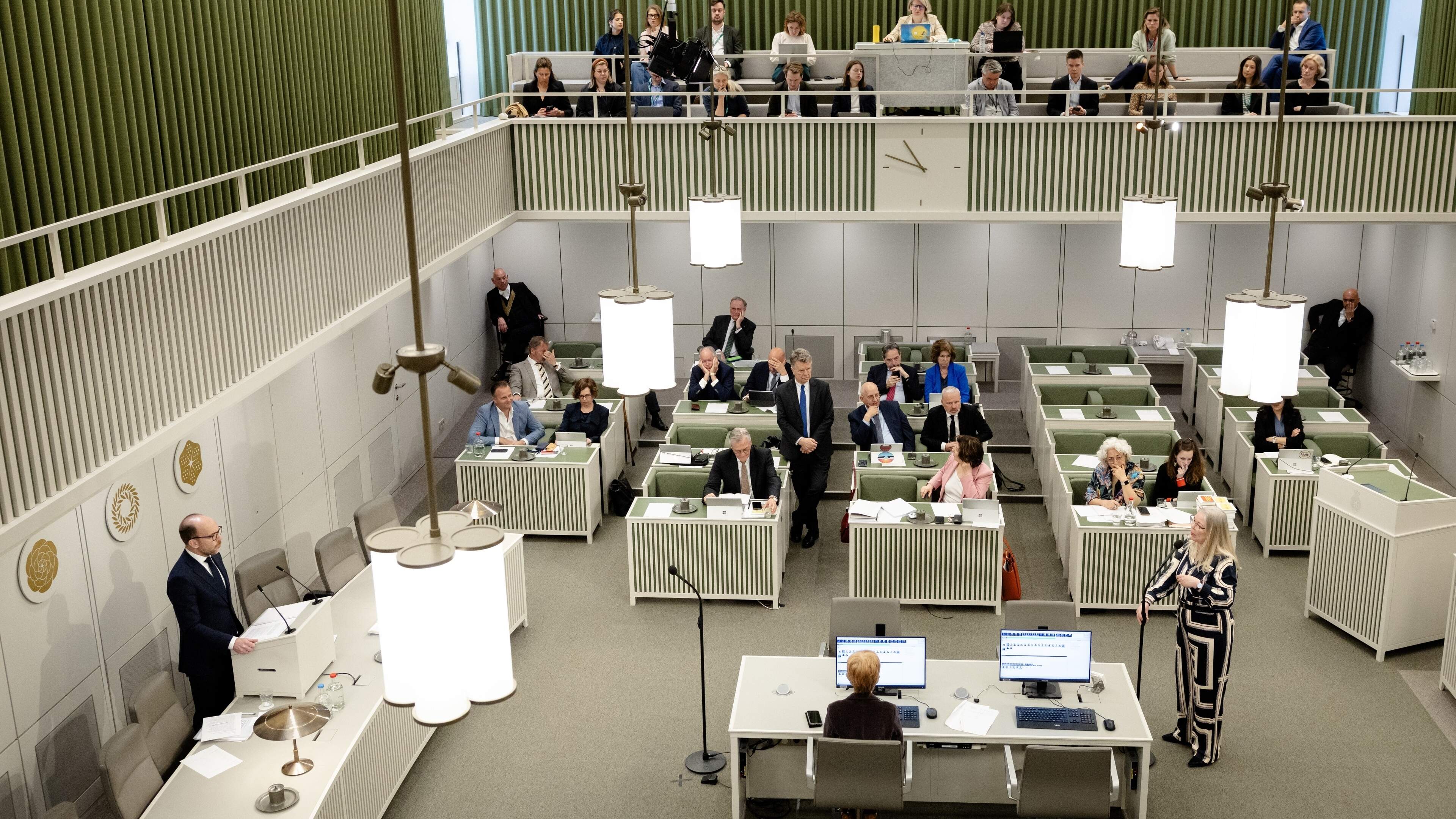 LIVE | Asieldrama een feit: strenge wet sneuvelt