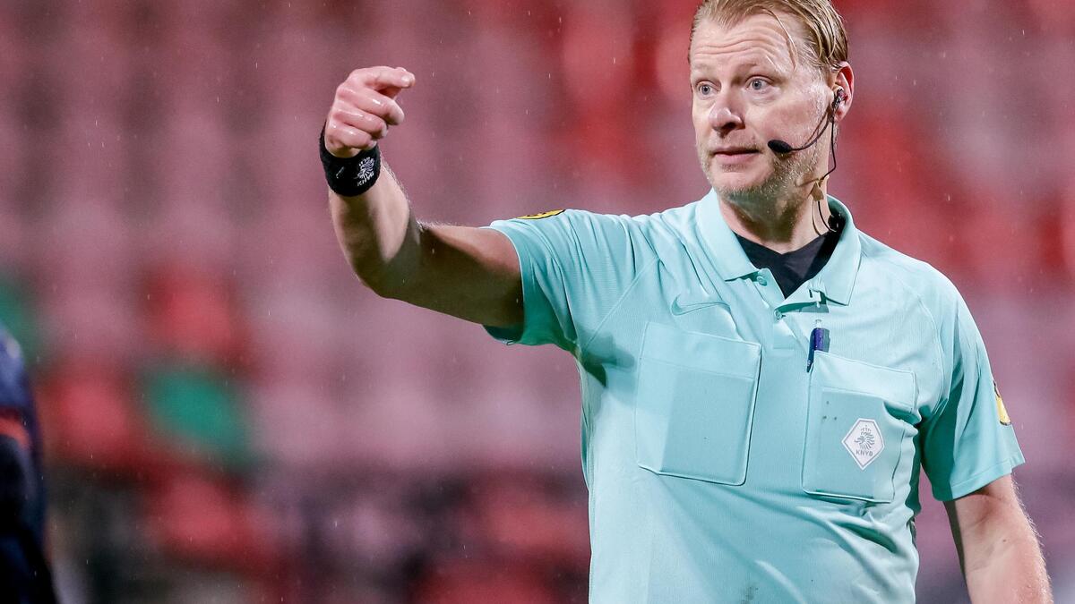 Topscheidsrechter Kevin Blom gaat duizenden euro’s terugbetalen | De ...