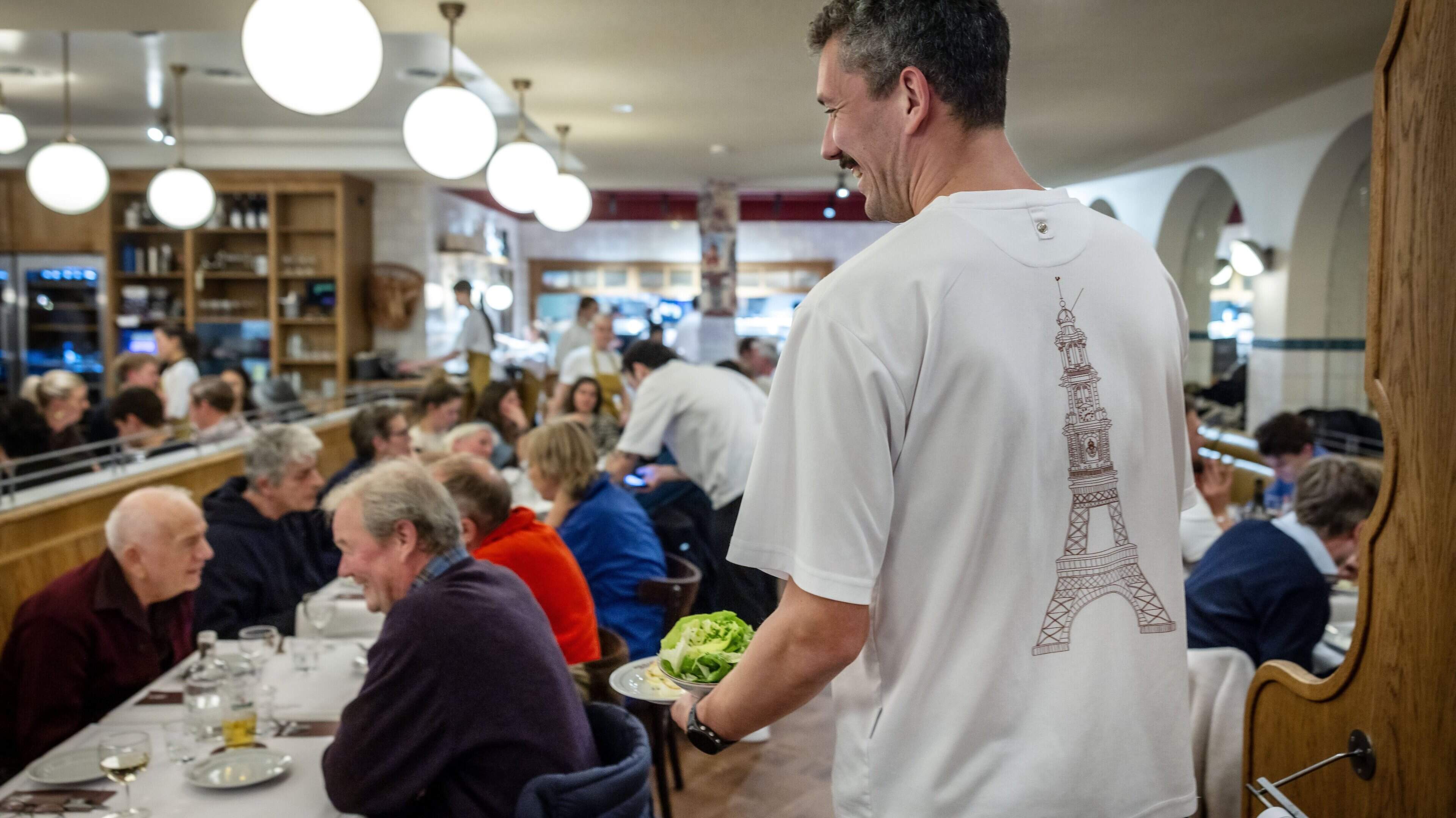 Van McDonald’s tot een drankje op het terras: wie kan dit nog betalen?