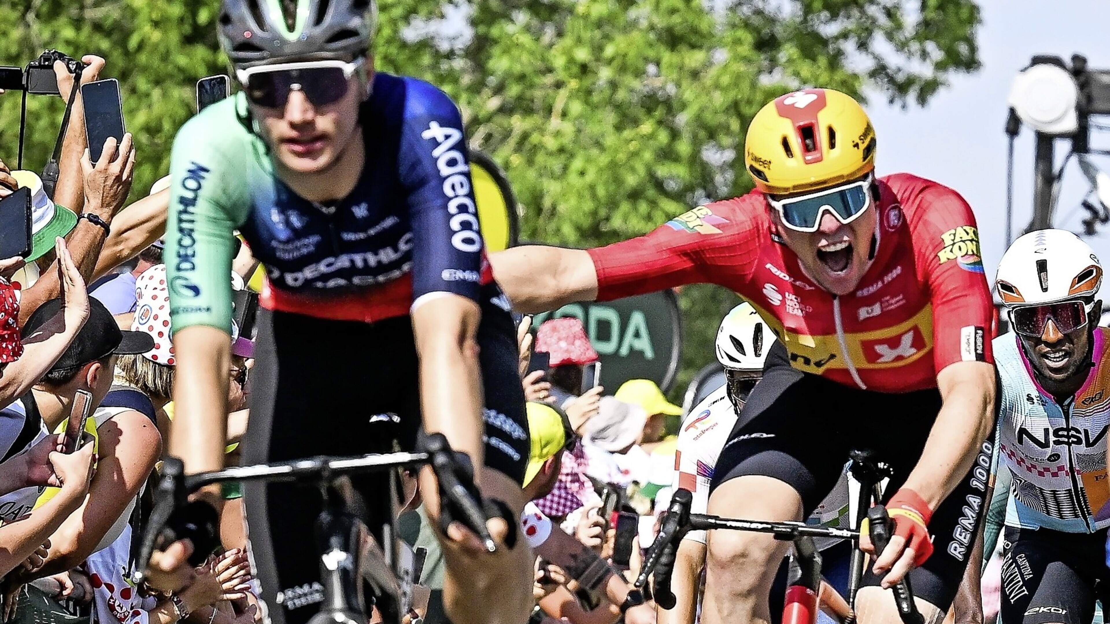 LIVE Tour de France | Regen gestopt, laatste grote sprinterskans voor Olav Kooij
