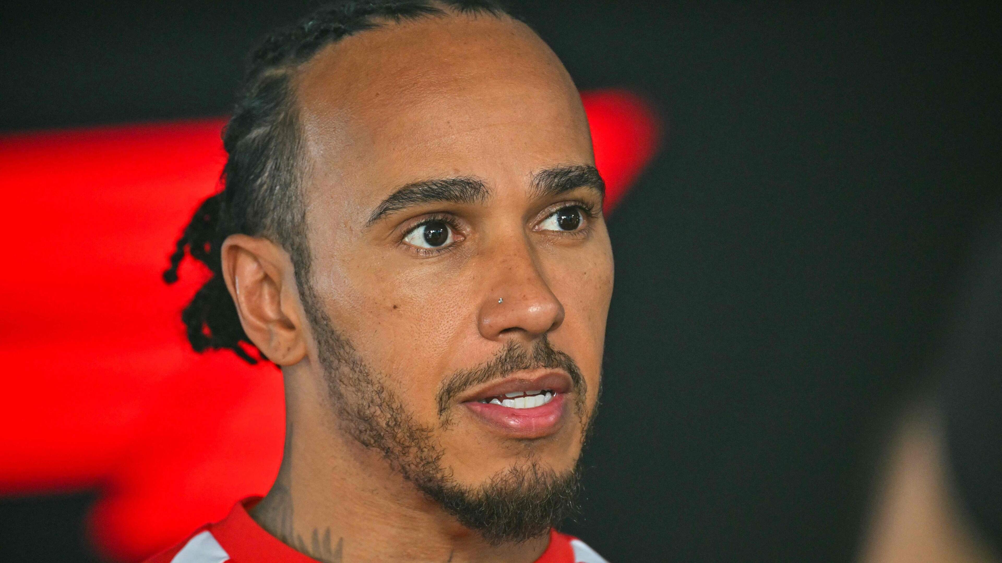 Lewis Hamilton oneens met kritiek Max Verstappen: ’Ik ben 41 jaar en mijn rug is nog helemaal in orde’