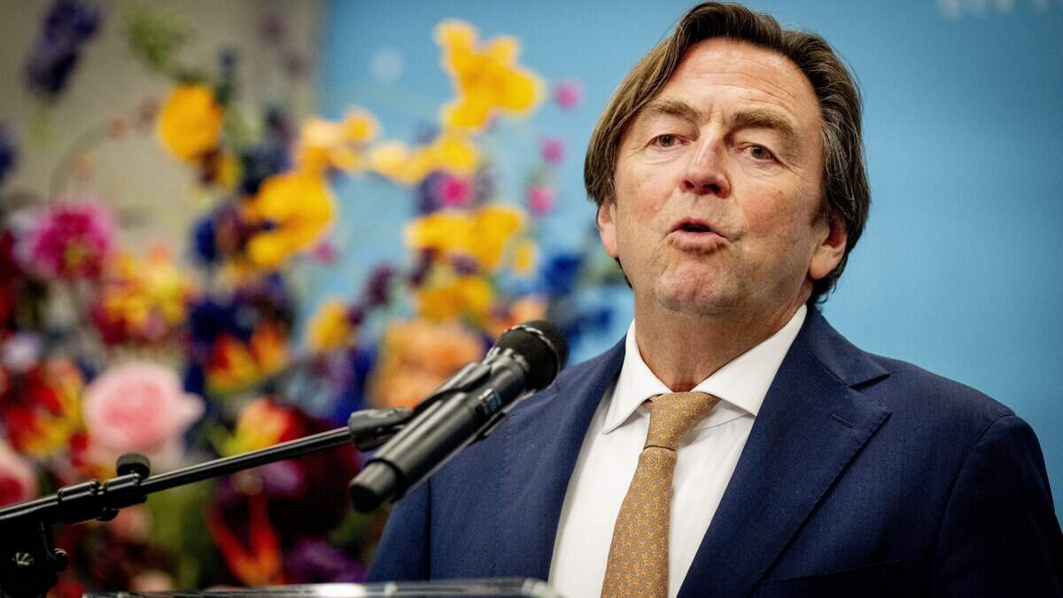 D66の情報提供者ウィジャースは結局辞任し、イェシルゴズを「VVDのあのじゃじゃ馬」と呼んだ