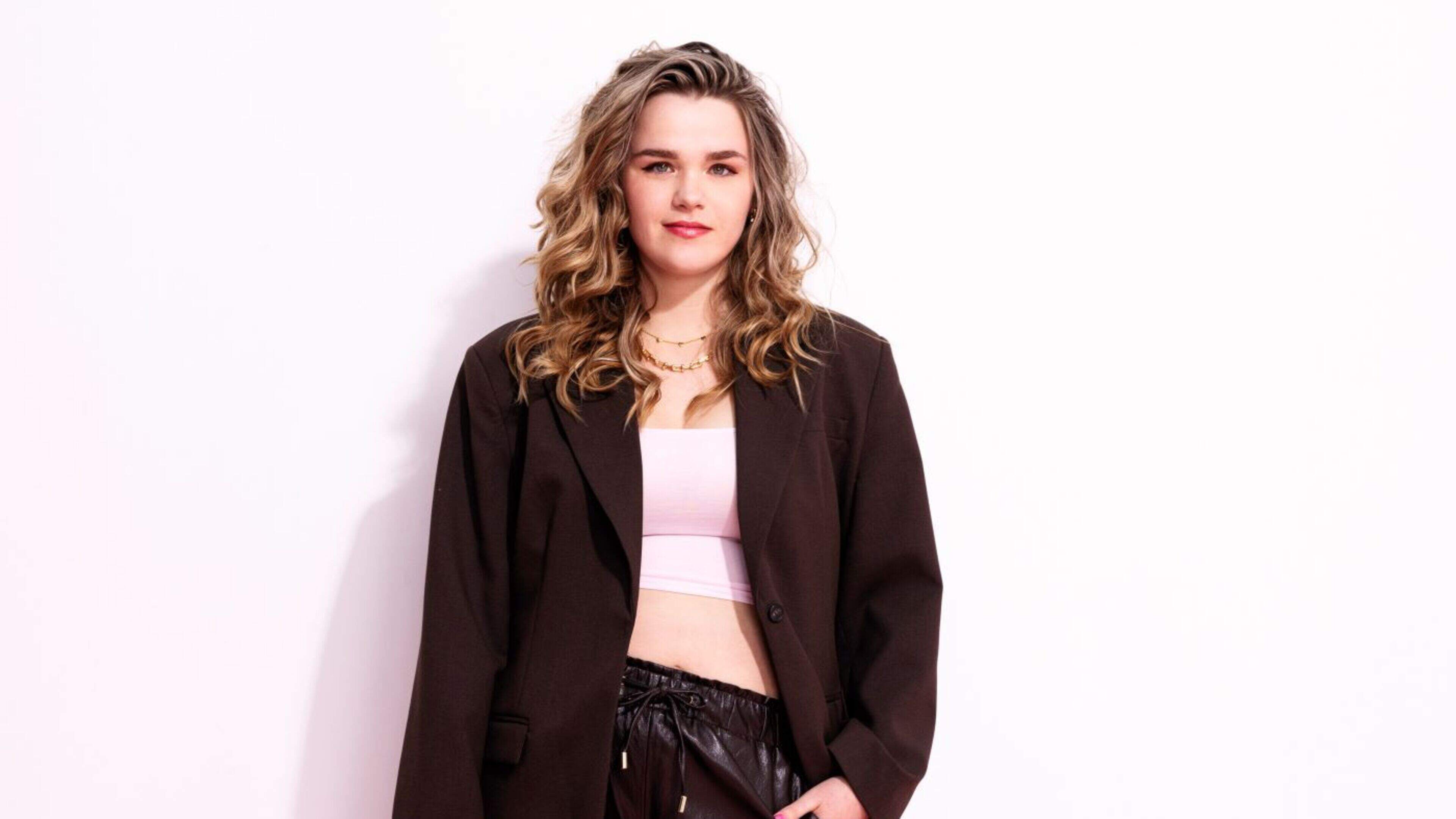 Kya (29) werd uit huis geplaatst: ’Ik ben in totaal 32 keer verhuisd’