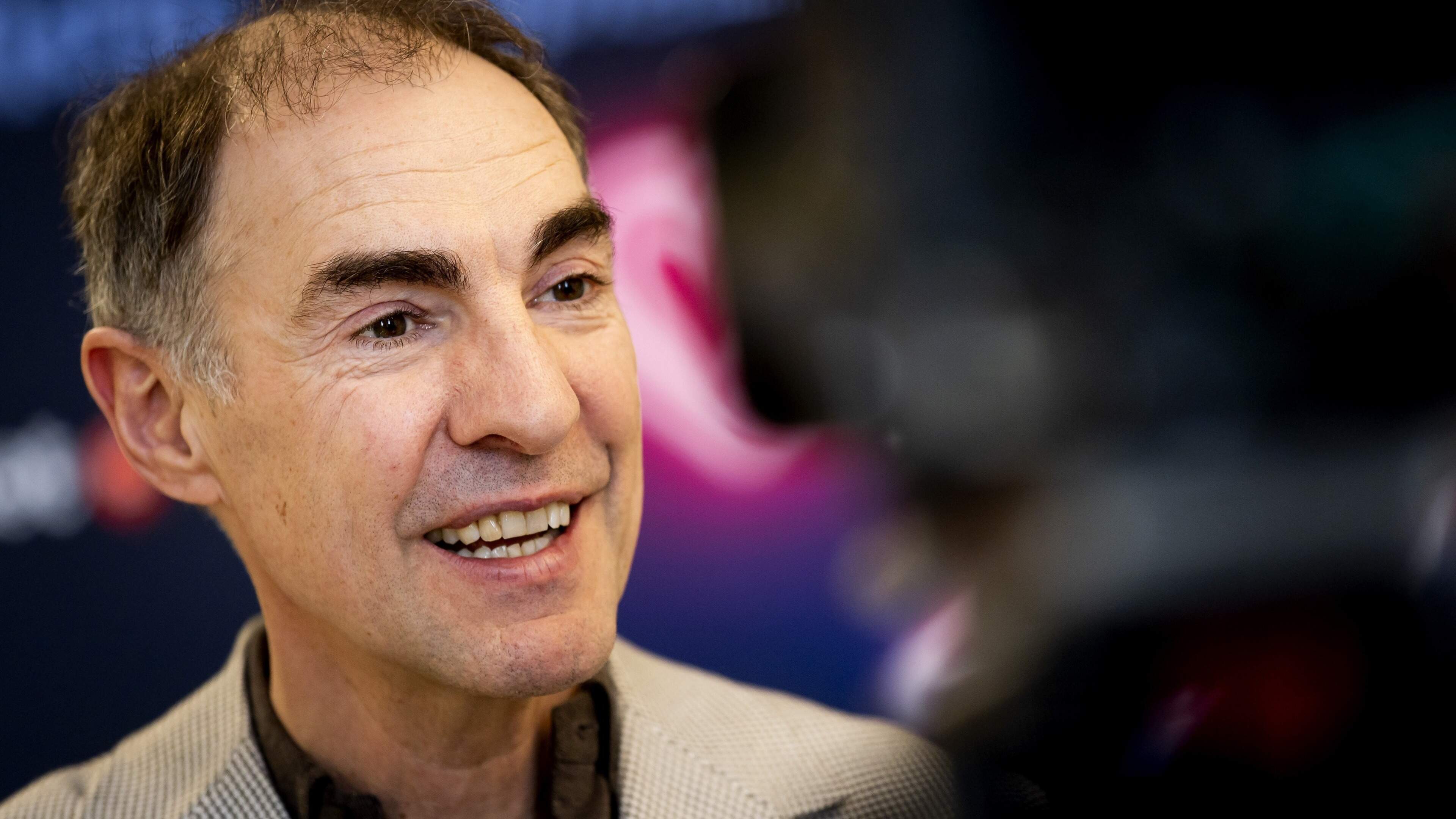 Johan Nijenhuis werkt aan speelfilm van successerie Woeste grond