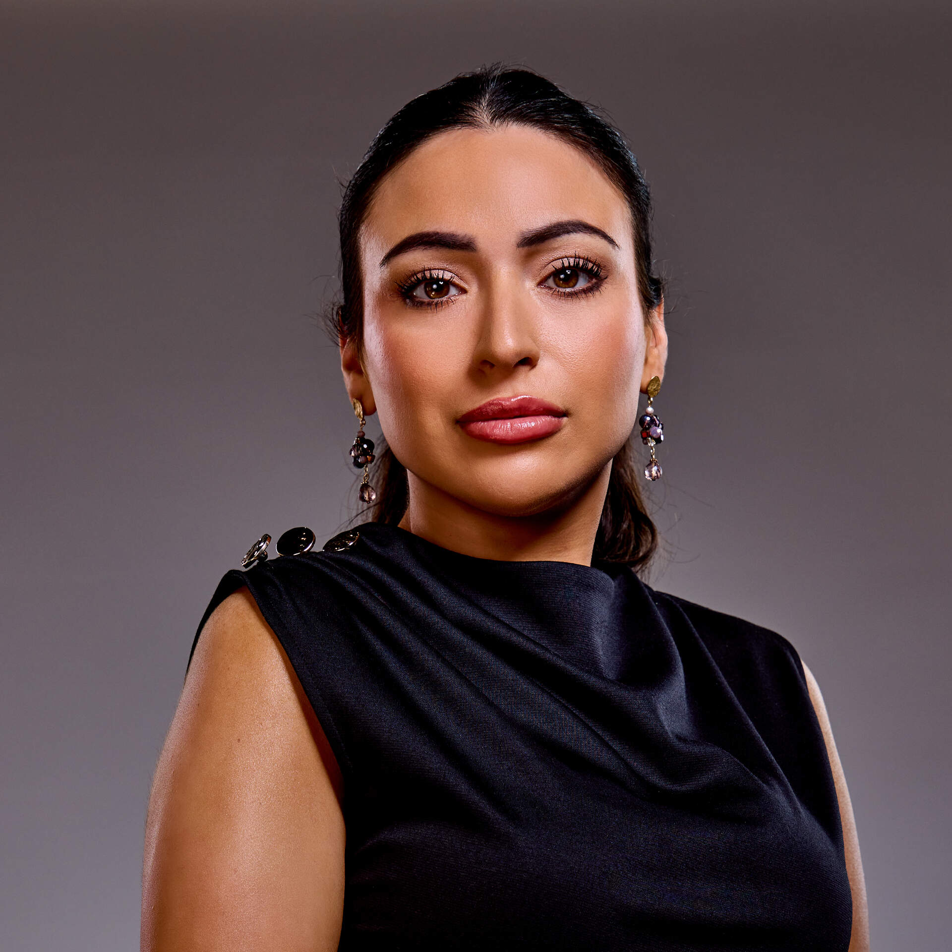 Lale Gül: Iran werd aangevallen en ineens was internationaal recht heilig.  Het regime in Iran heeft al 47 jaar een betrekkelijk ontspannen relatie met  datzelfde recht. | De Telegraaf